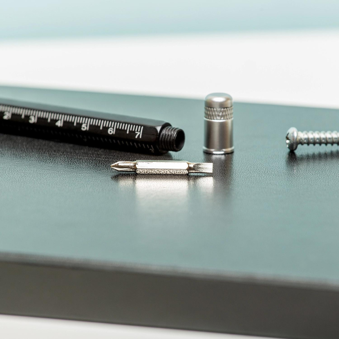 4-in-1 Pen Multi-Tool