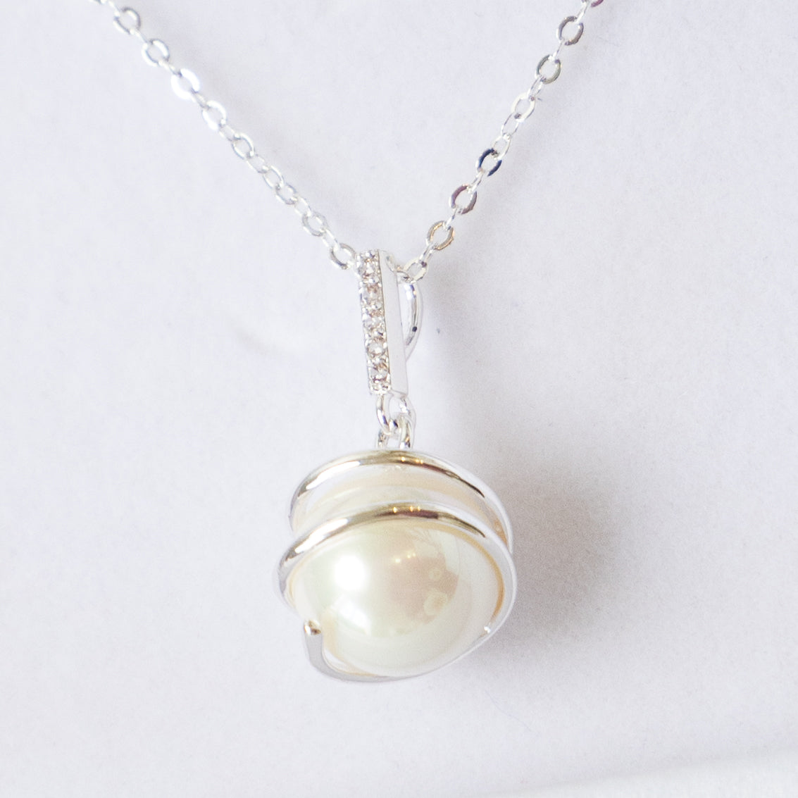 Entwined Pearl Necklace