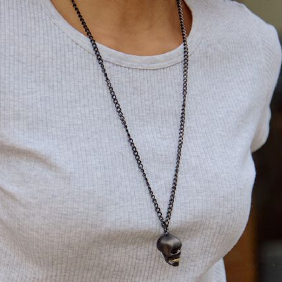 On-Shirt Long Skull Necklace (unisex)