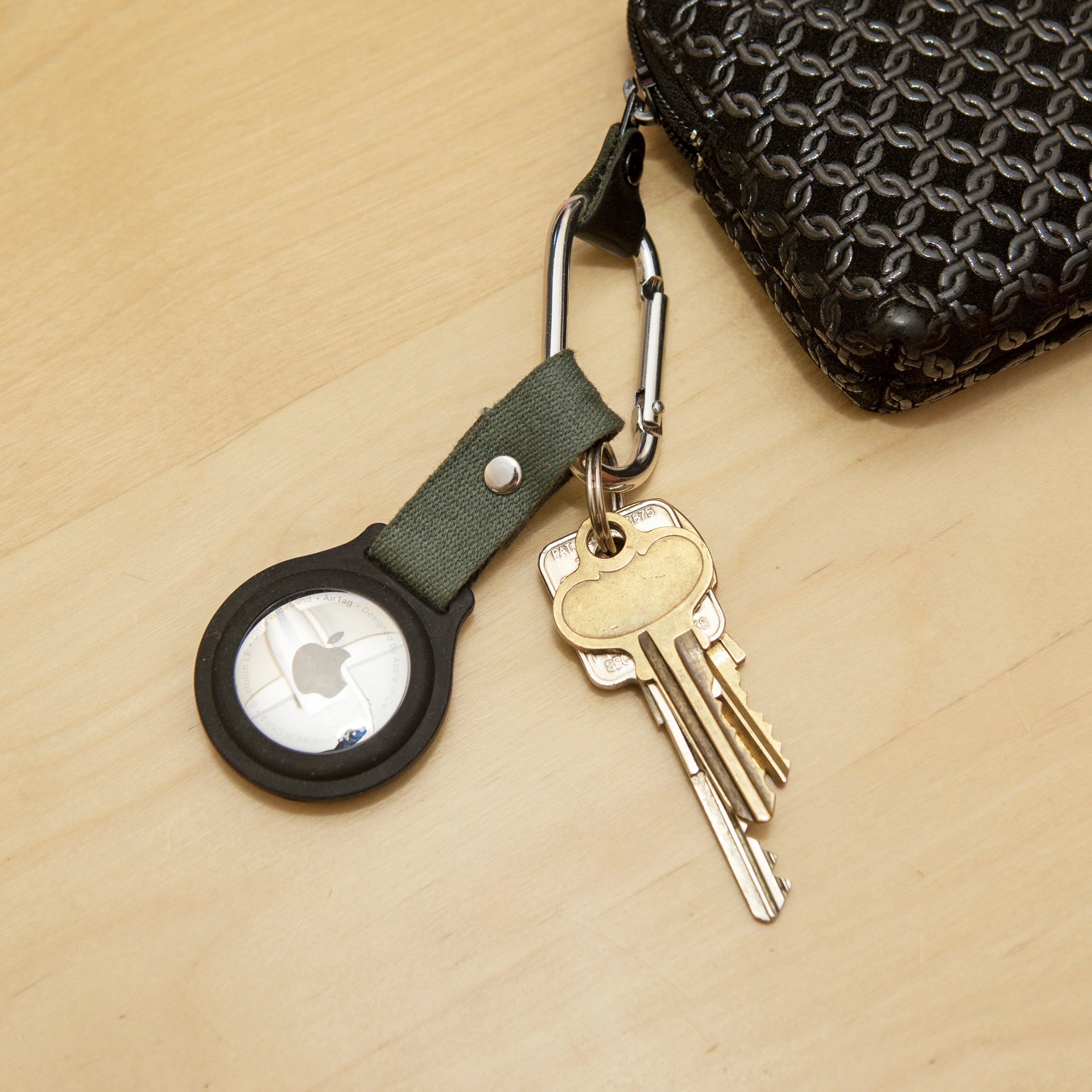 AirTag Tracker Travel Clip