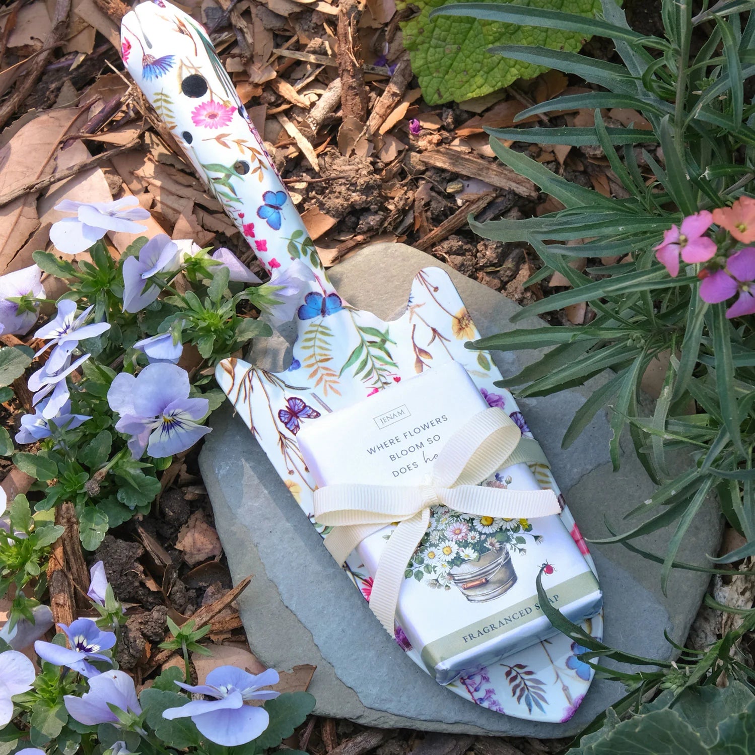 Life in the Garden – Plant a Garden Gift Set