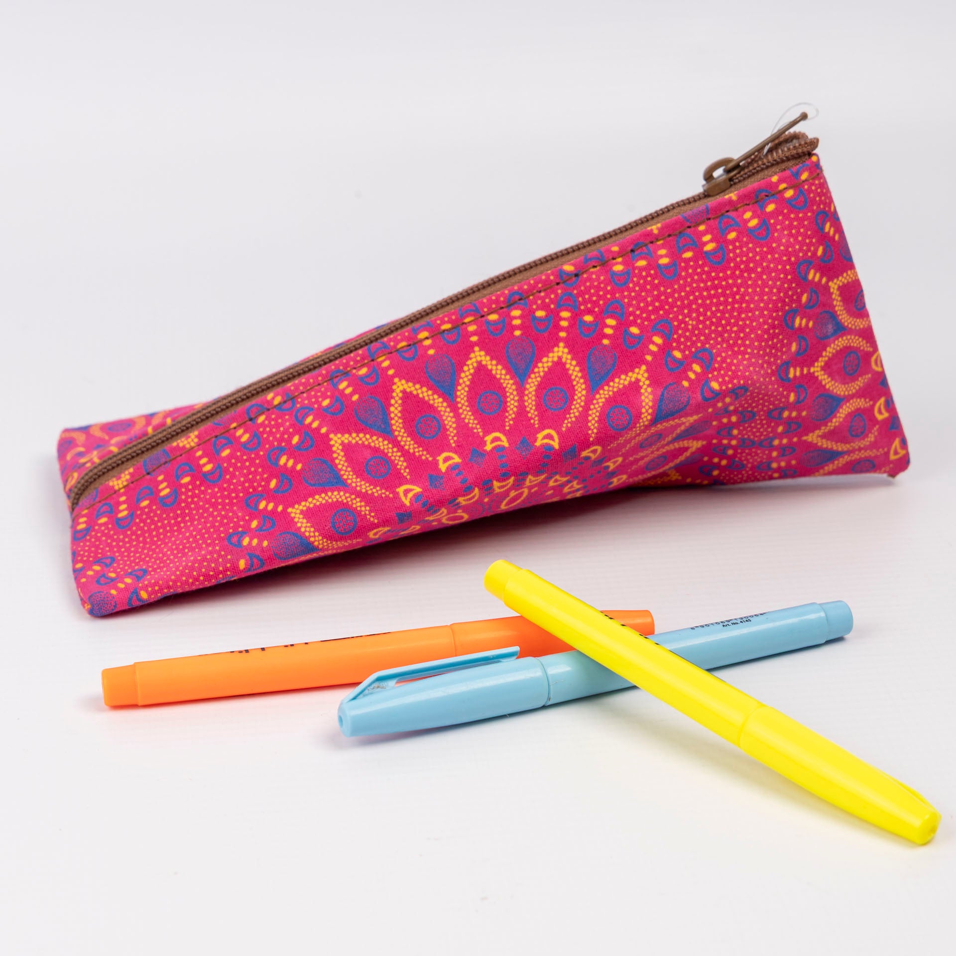 Shwe Pop-Up Pencil Case