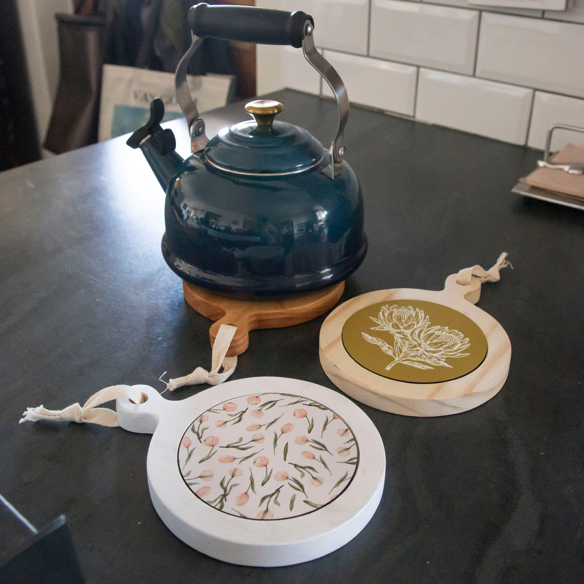 Hotpot Stand Wall Decor (assorted designs)