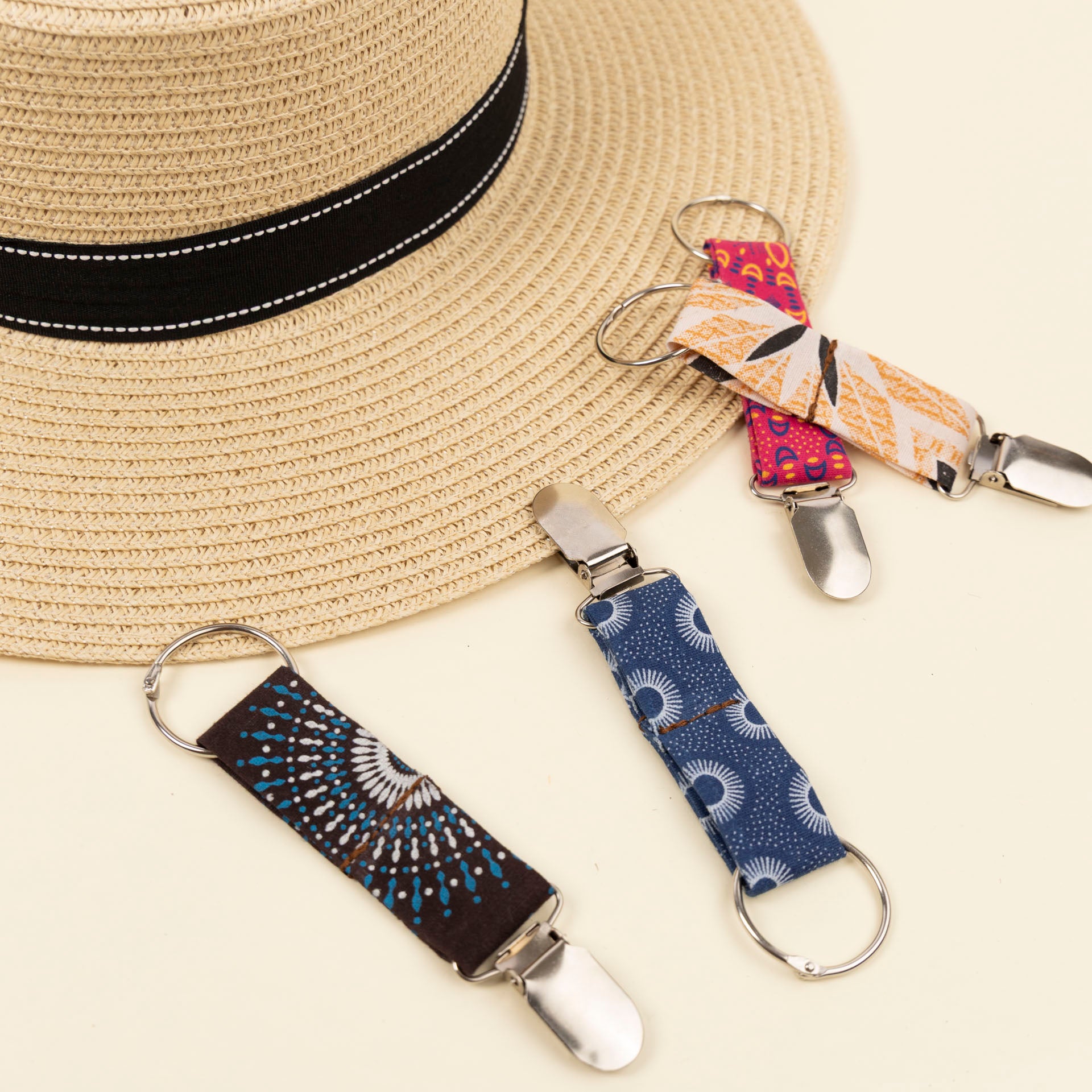 Shwe Hat Clips