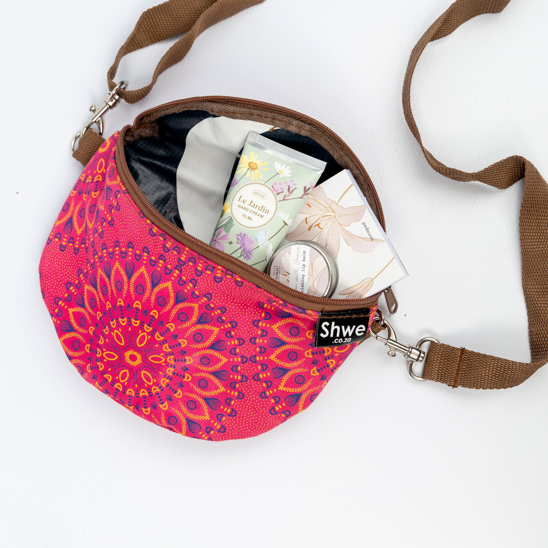 Shwe Crossbody Moonbag