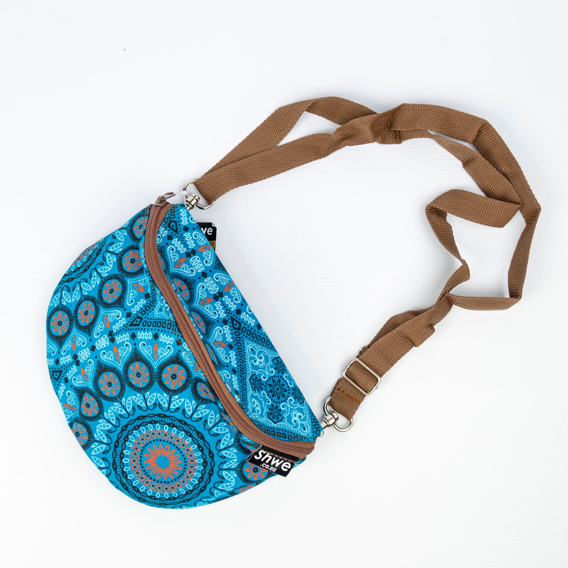 Shwe Crossbody Moonbag