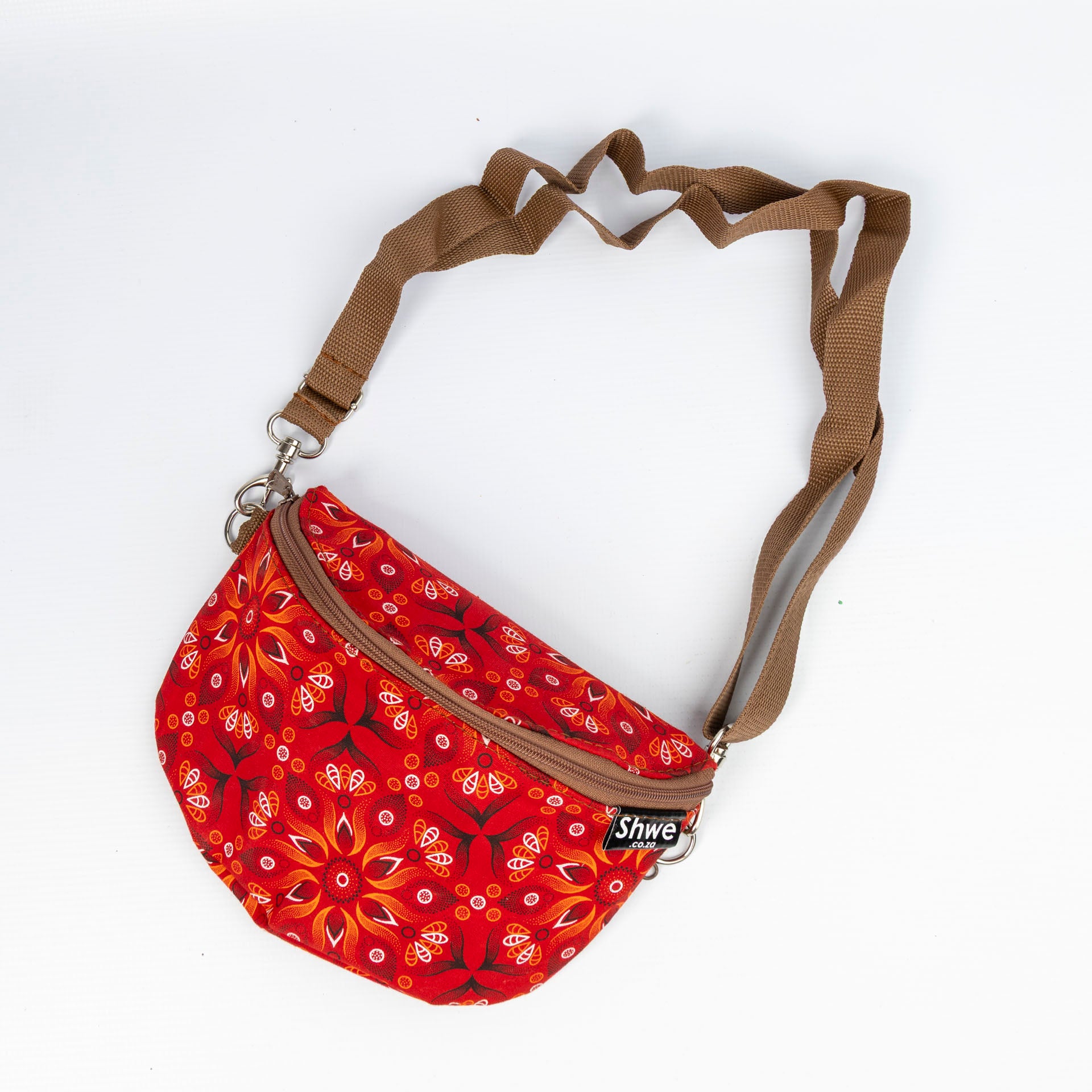 Shwe Crossbody Moonbag