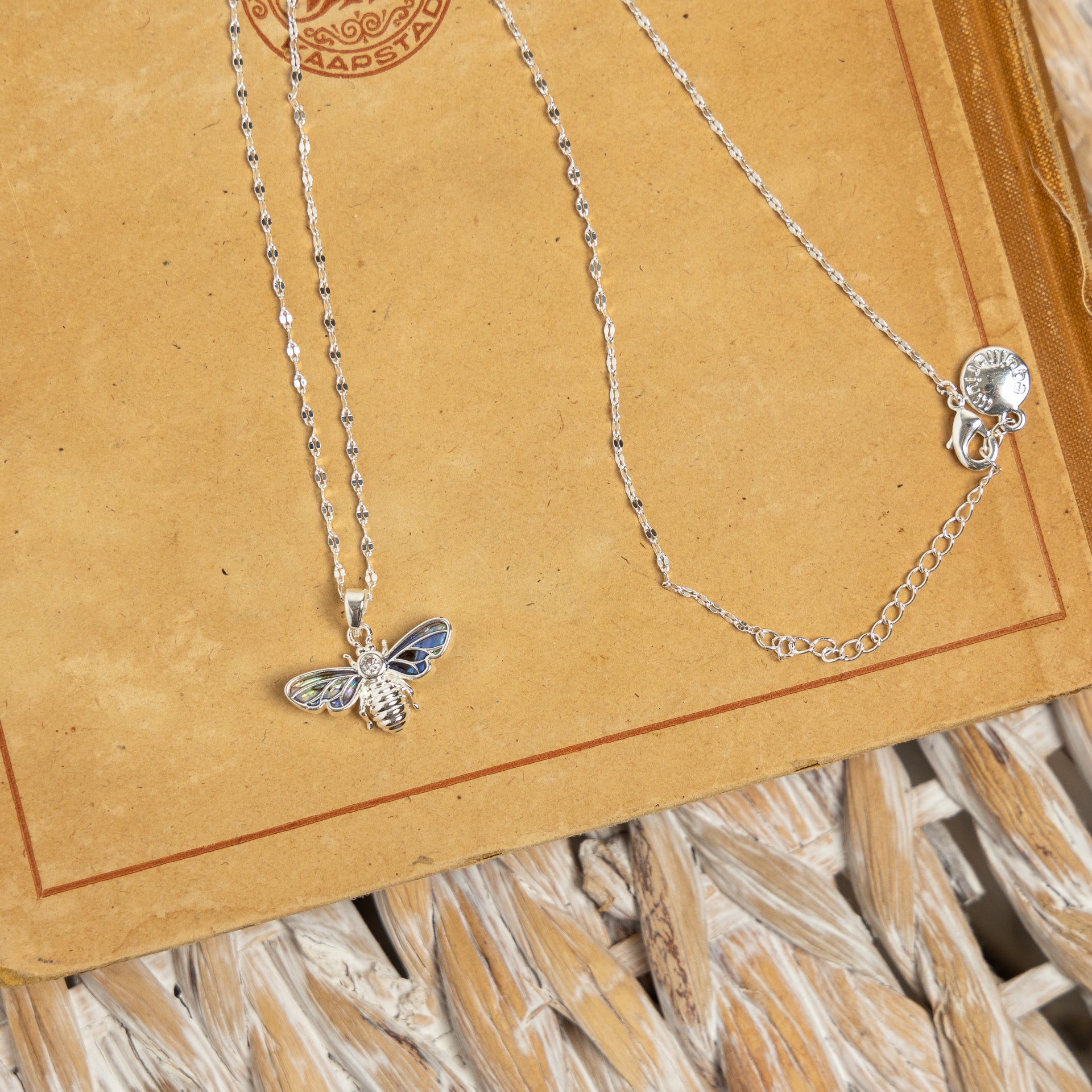 Pāua Shell Bee Necklace