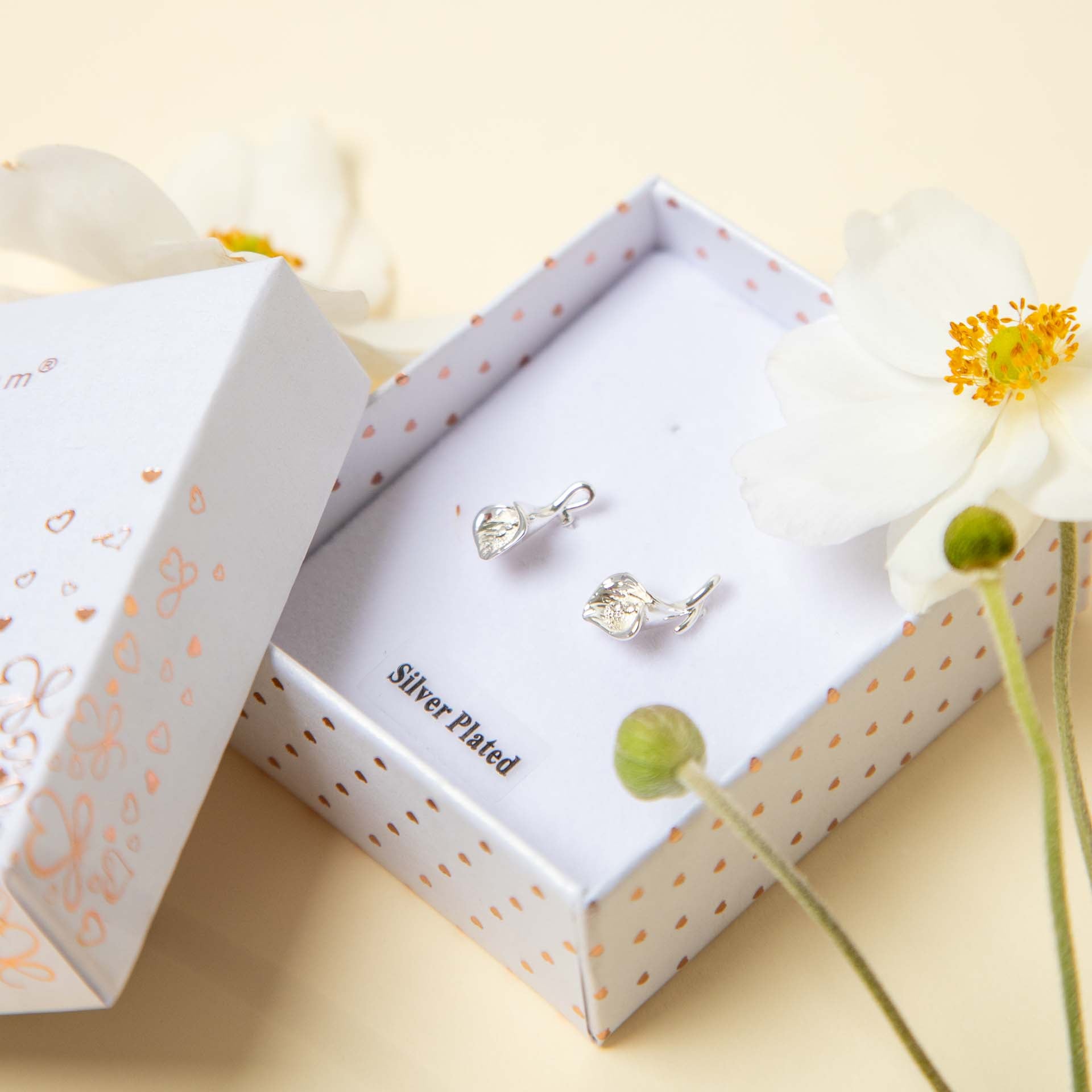 Calla Lily Looped Earrings