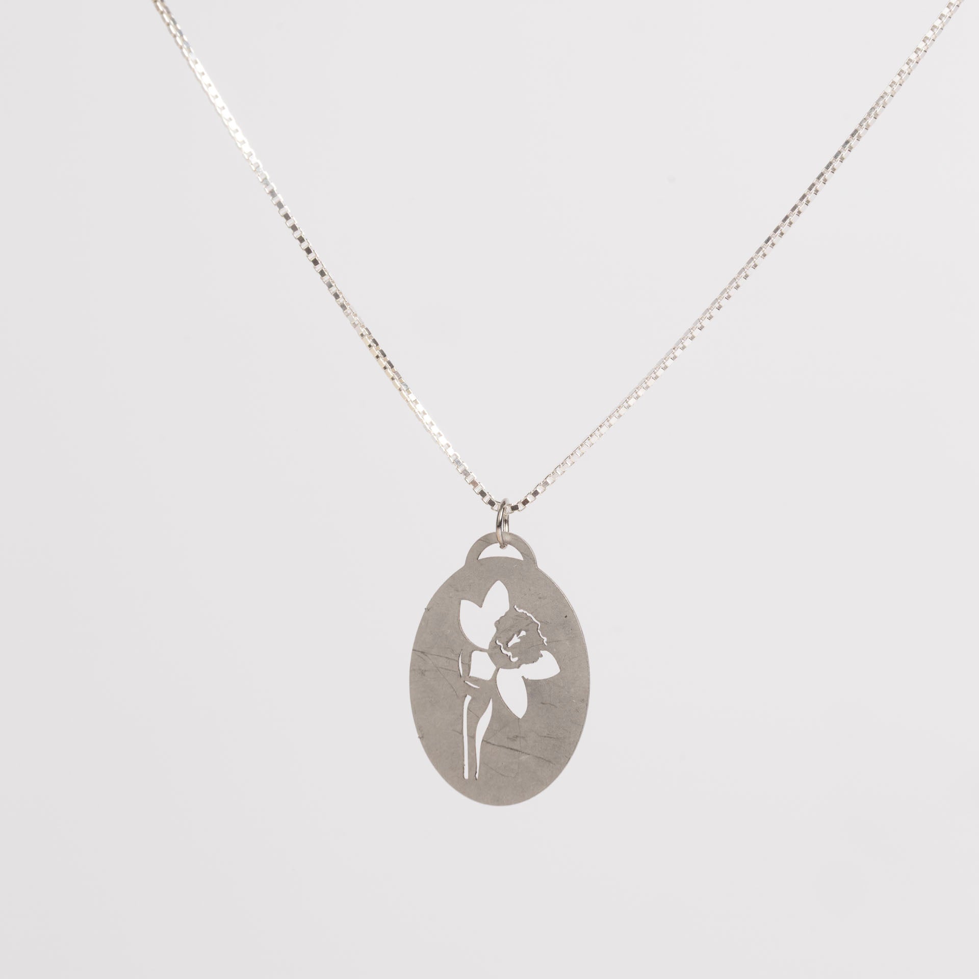 Birth Flower Necklaces (stainless steel)