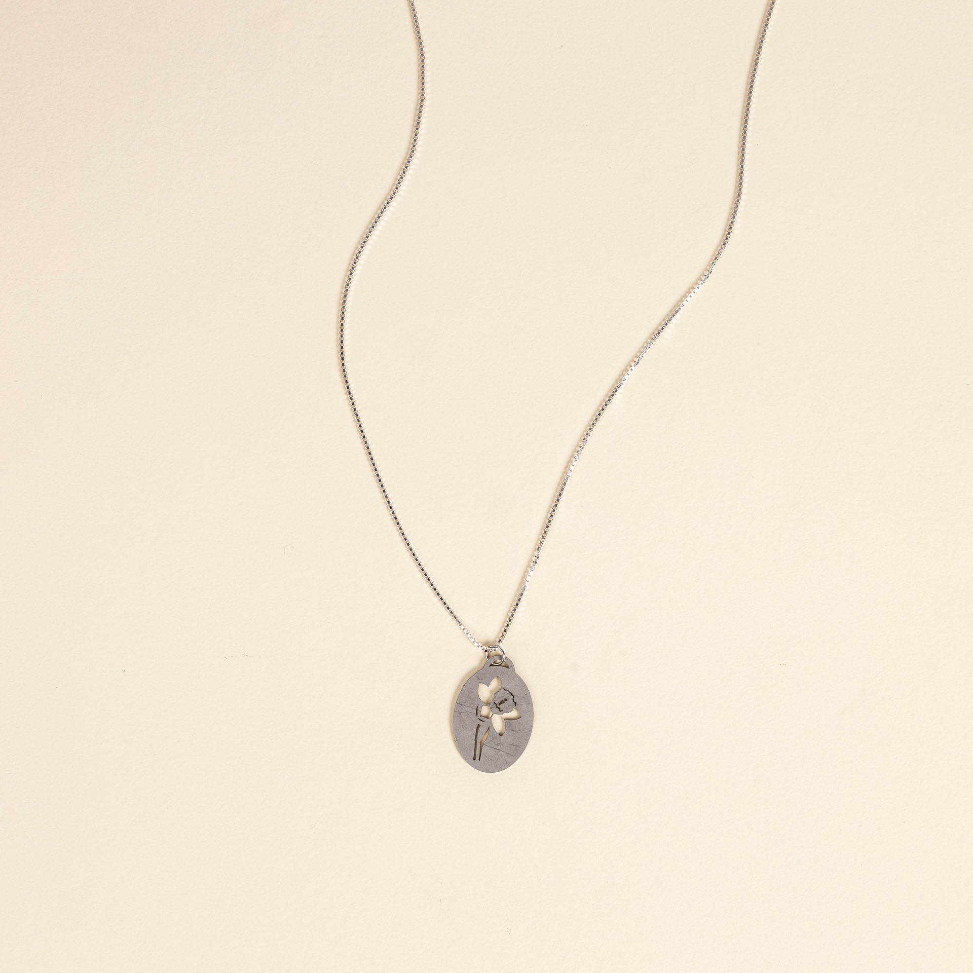 Birth Flower Necklaces (stainless steel)