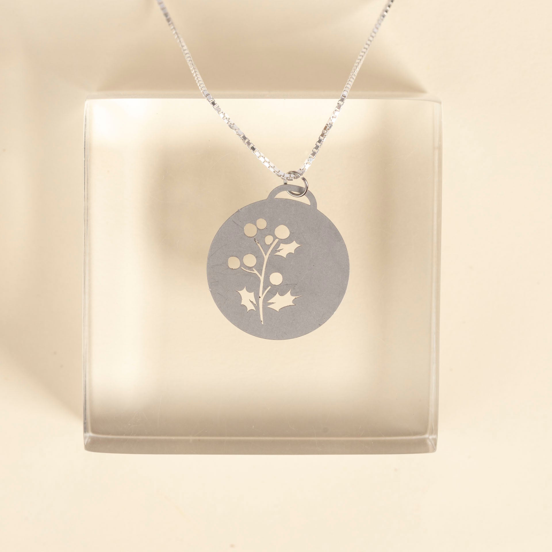 Birth Flower Necklaces (stainless steel)