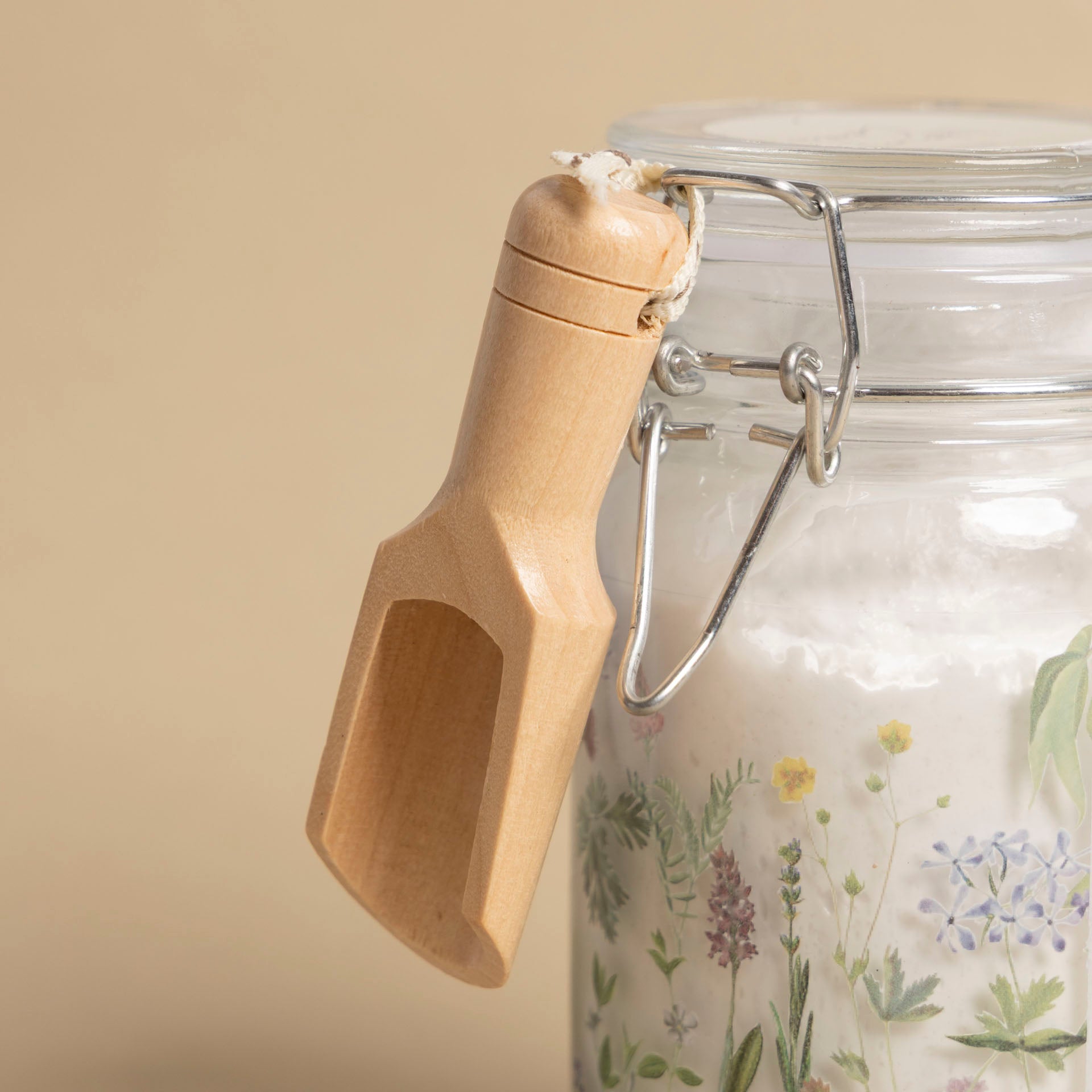 Life in the Garden โ Hand and Body Scrub with Wooden Scoop