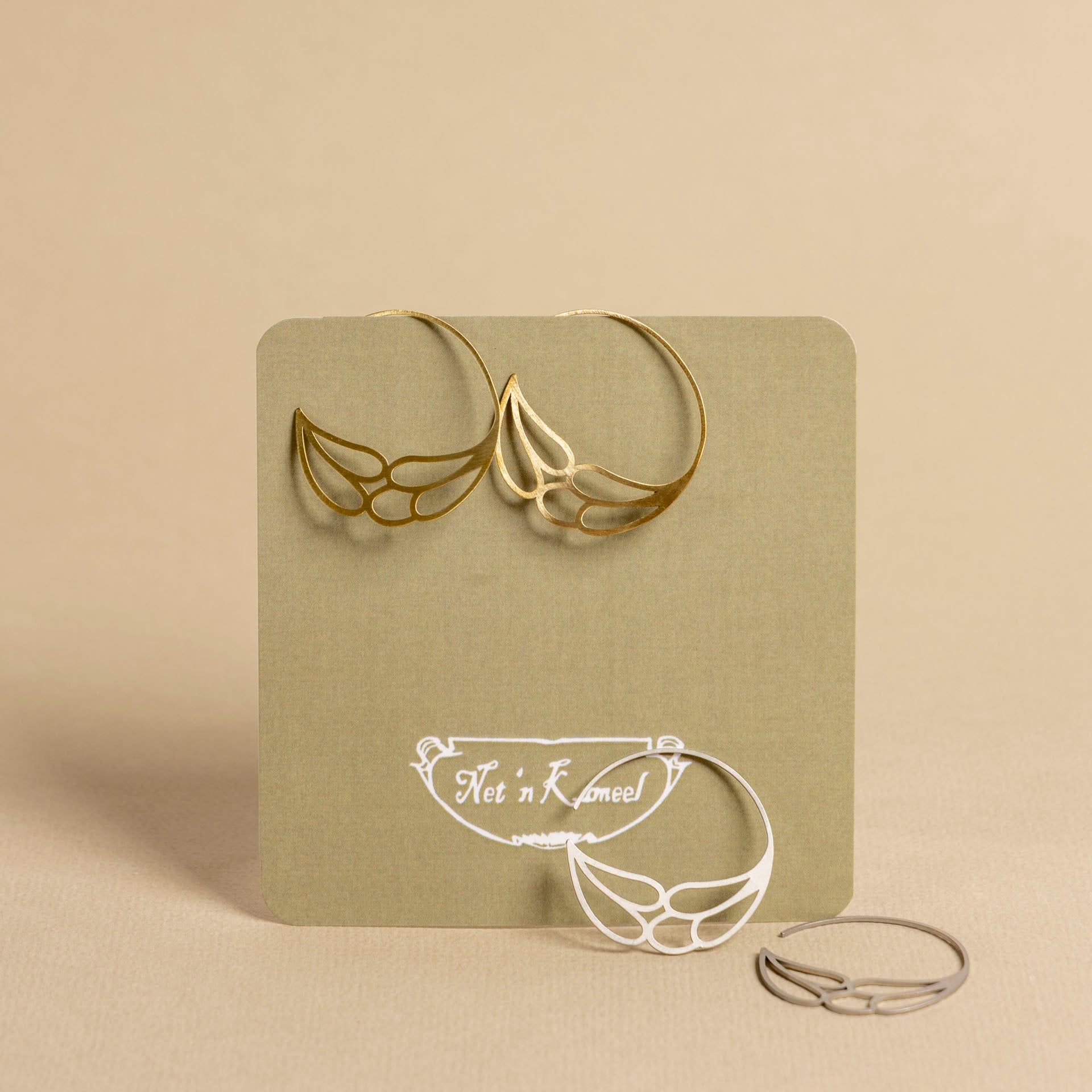 Round Pattern Hoop Side Silhouette Earrings (brass or stainless steel)