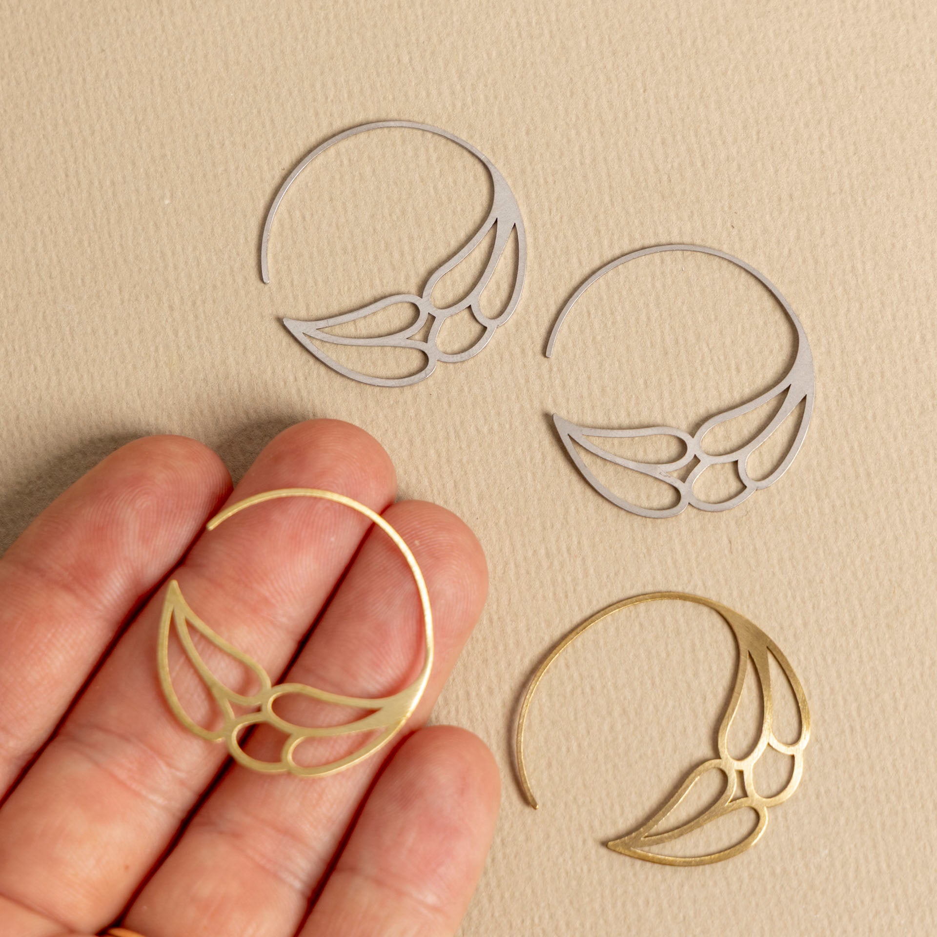 Round Pattern Hoop Side Silhouette Earrings (brass or stainless steel)