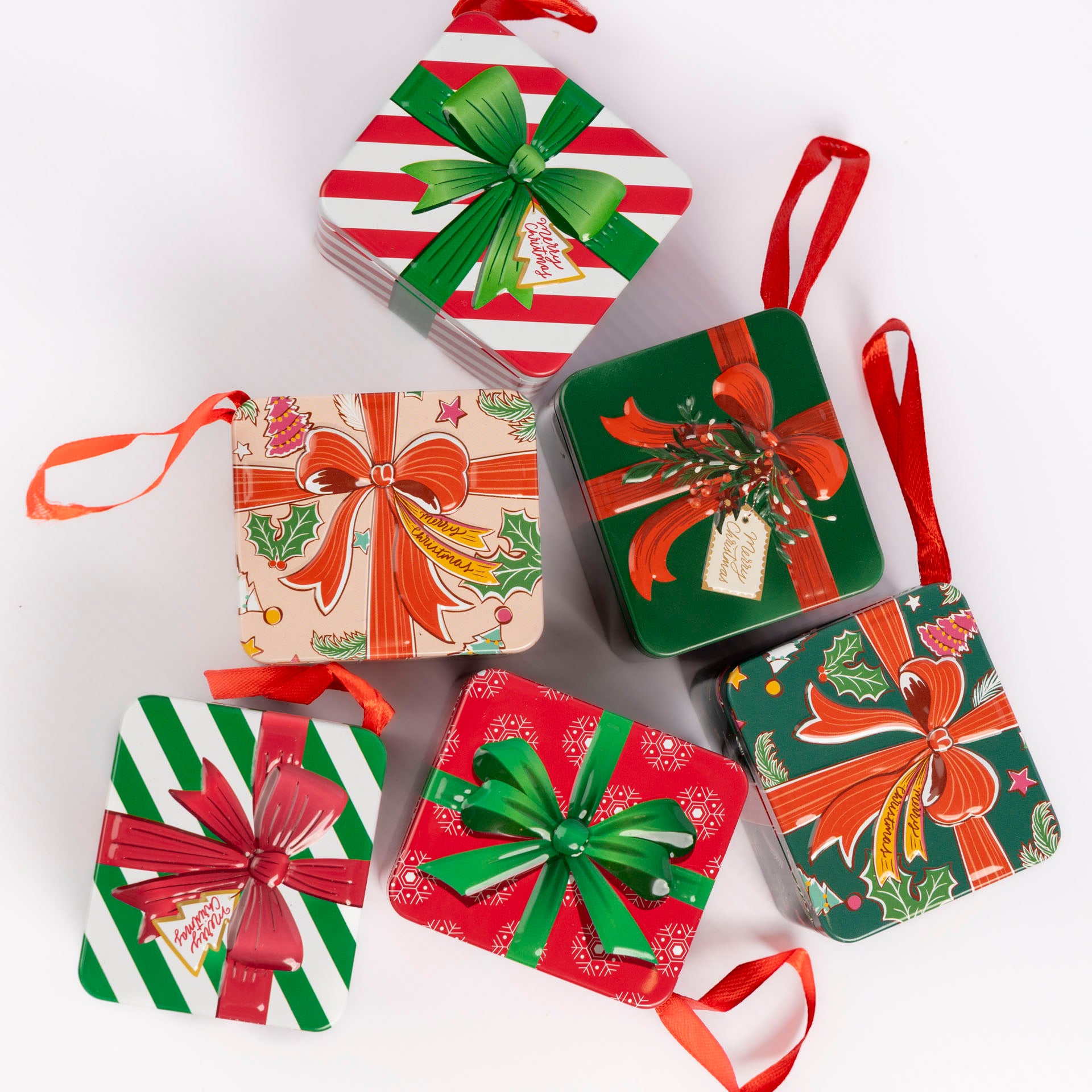 Hanging Christmas Storage Tins with Ribbon Loop (assorted)
