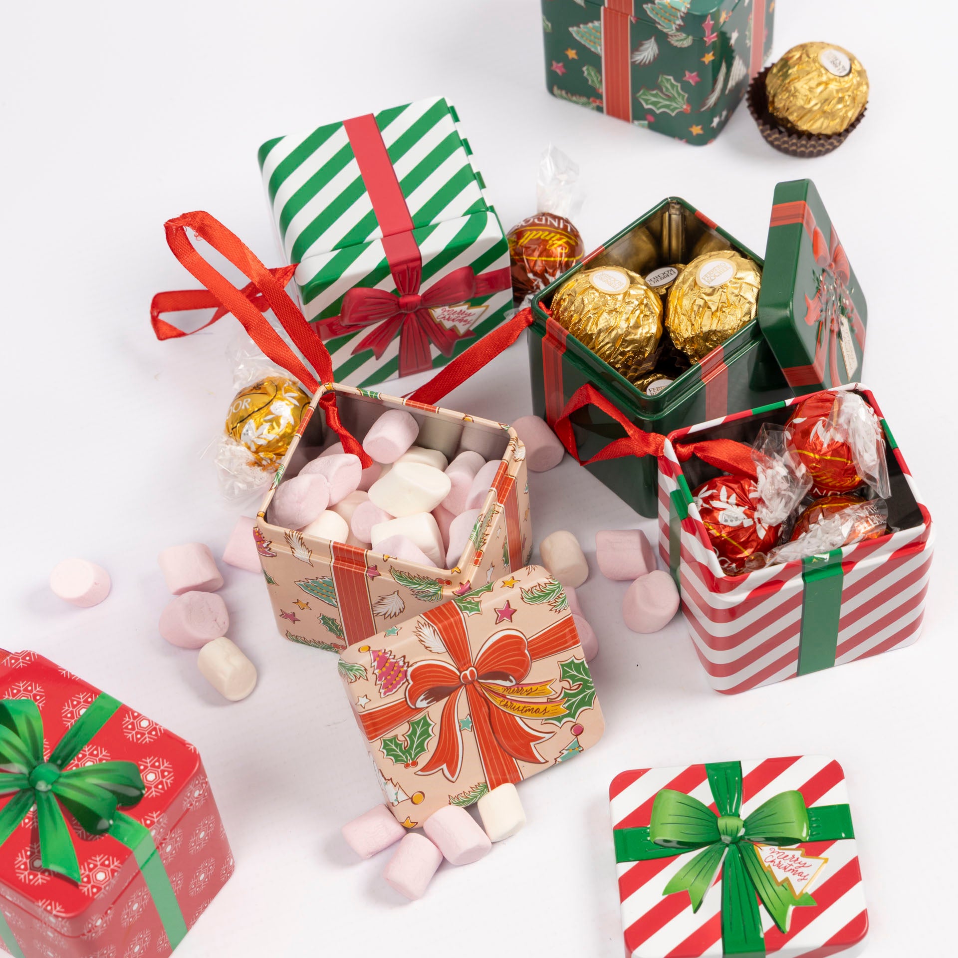 Hanging Christmas Storage Tins with Ribbon Loop (assorted)