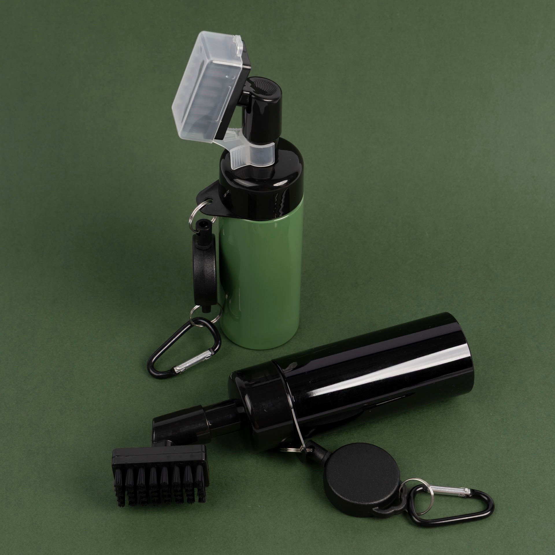 Golf Club Cleaning Kit (Black or Green)