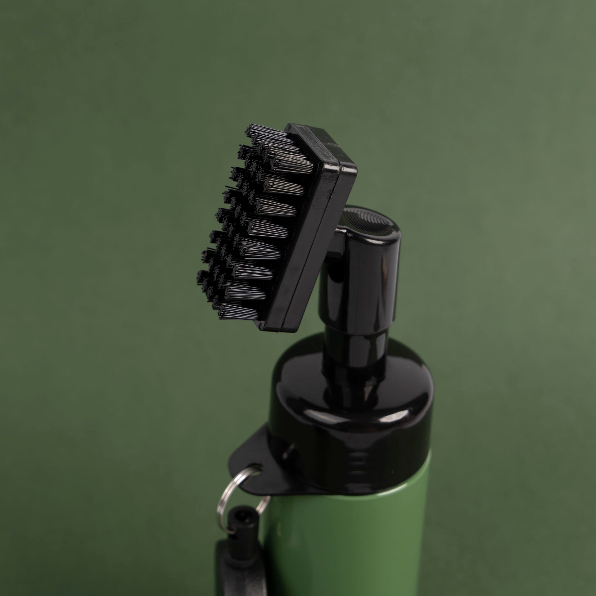 Golf Club Cleaning Kit (Black or Green)