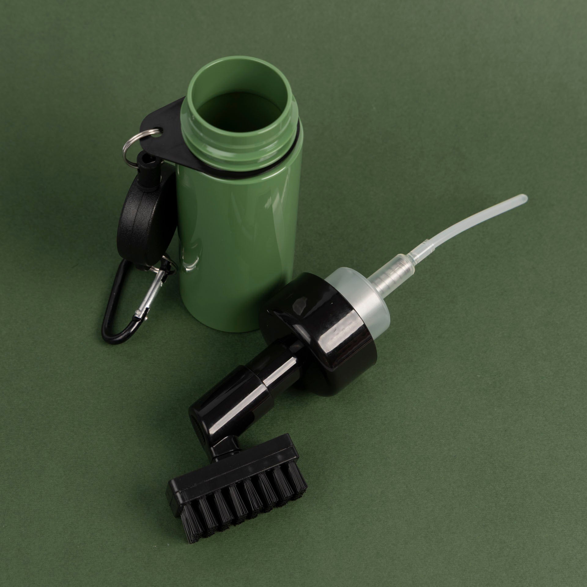 Golf Club Cleaning Kit (Black or Green)
