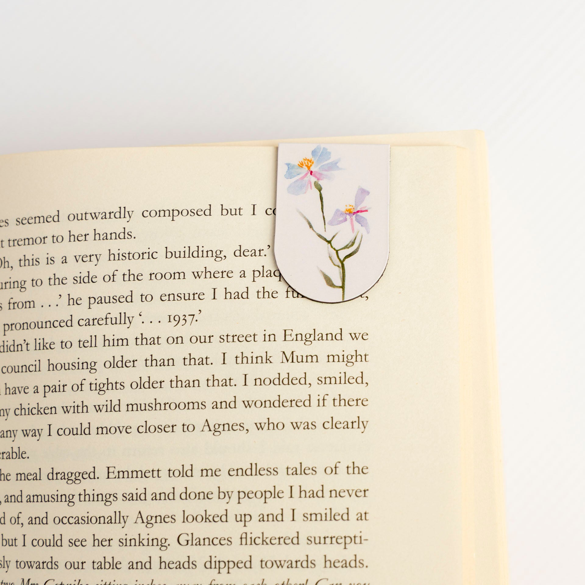 Dress Your Desk – Set of 6 Magnetic Bookmarks