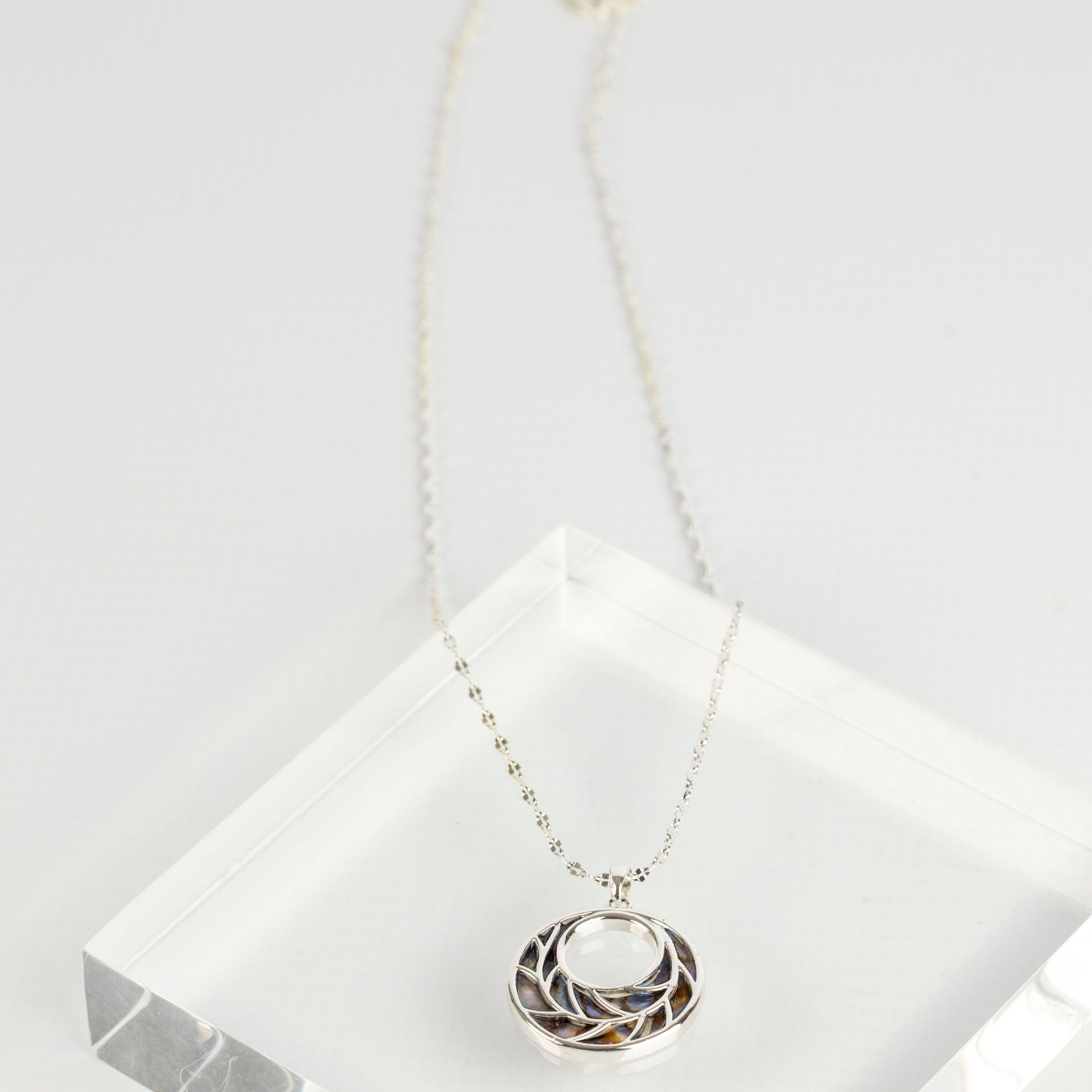 Pāua Shell Elegance Necklace