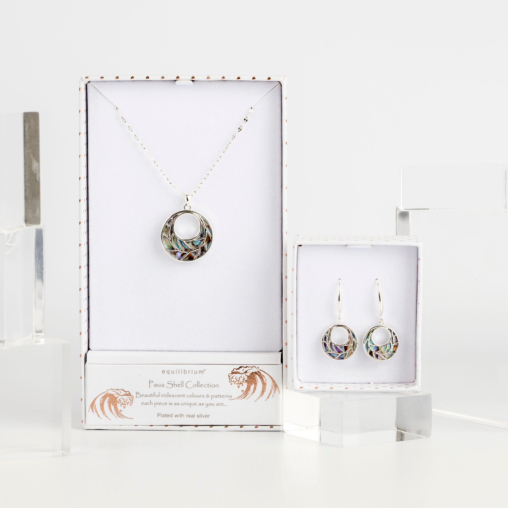 Pāua Shell Elegance Earrings