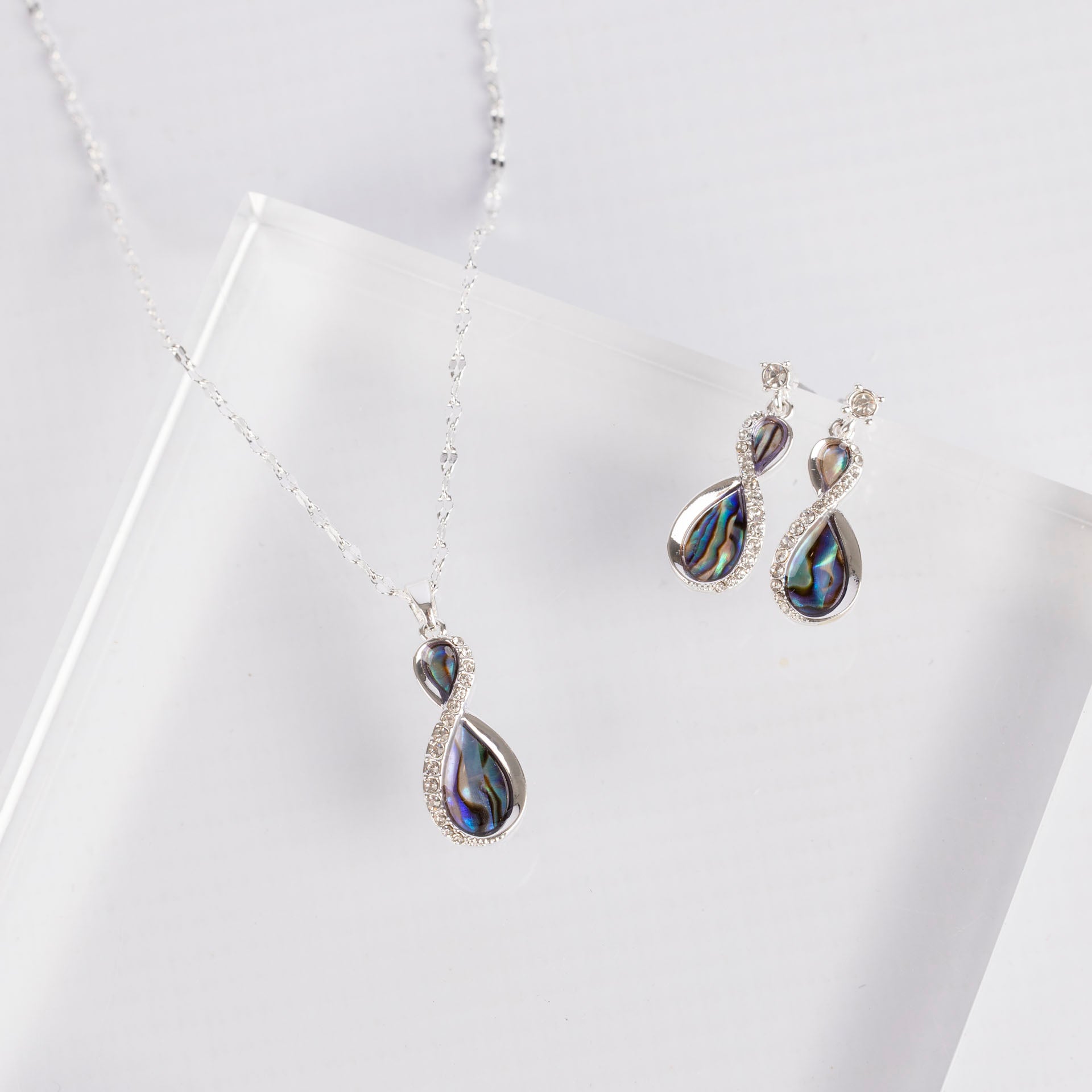 Pāua Shell Infinity Earrings