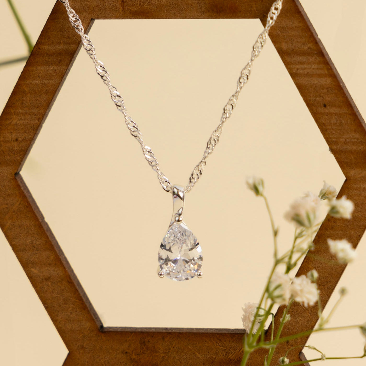 Elegant Teardrop Necklace