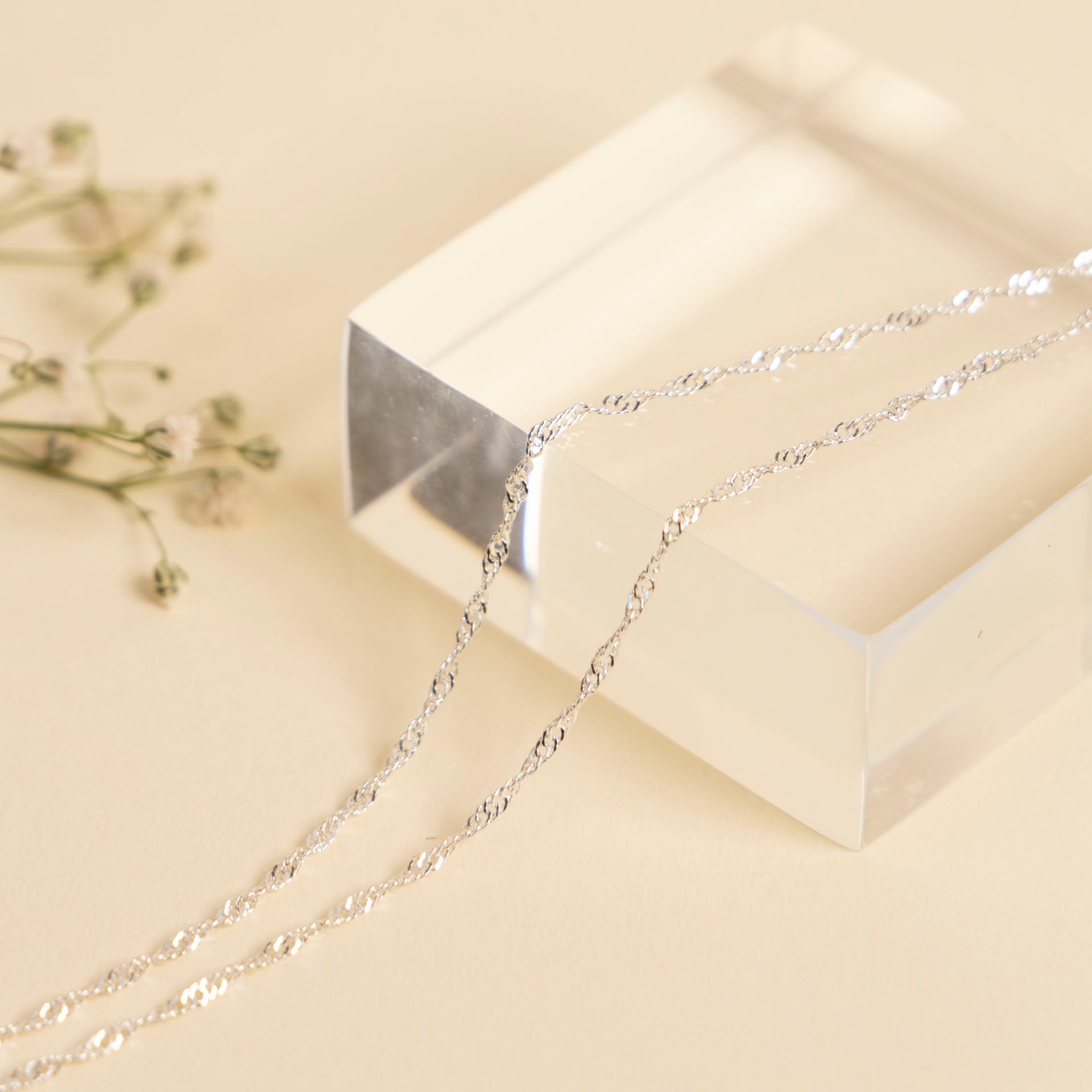 Elegant Teardrop Necklace