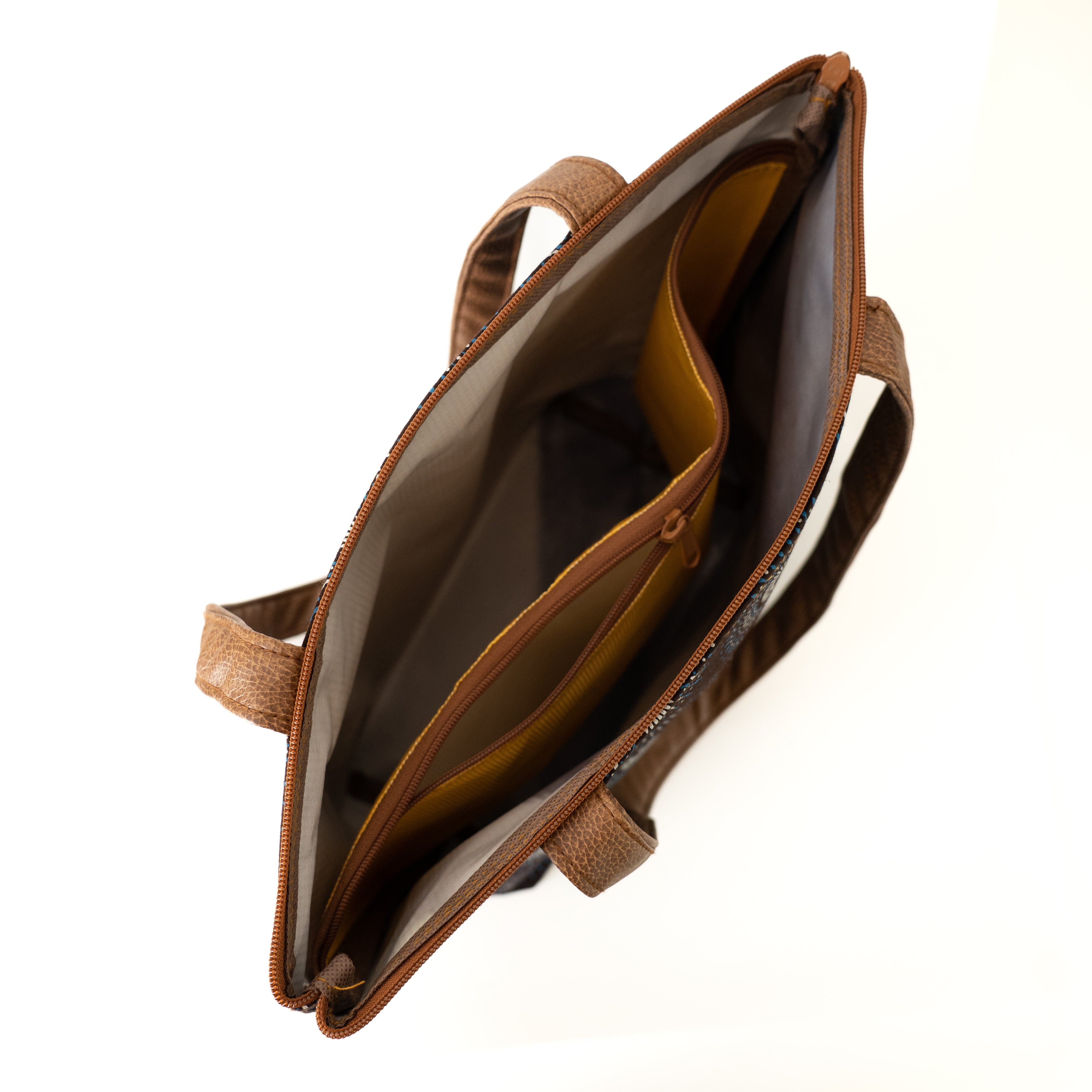 Shwe Shoulder Bag