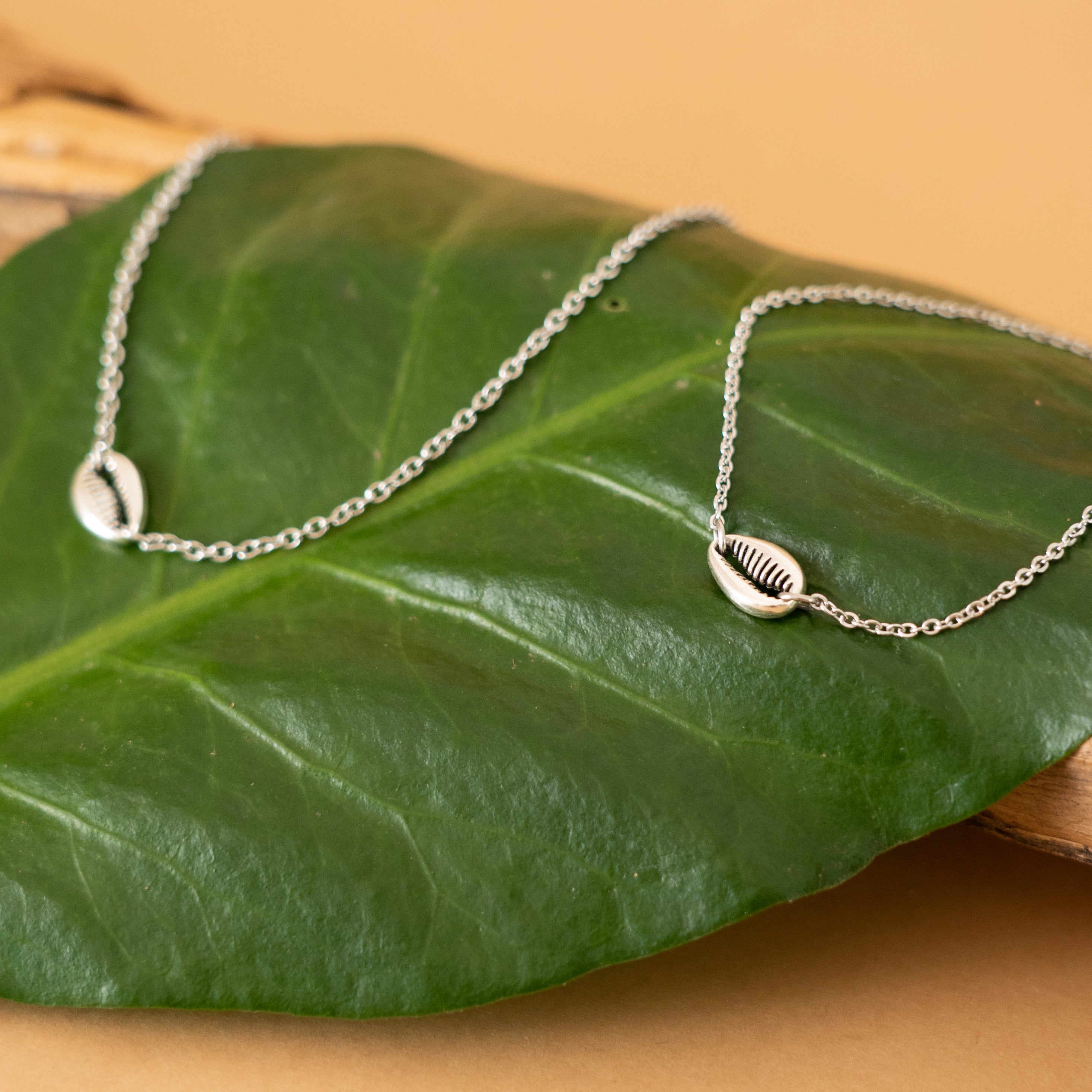 Shell Chain Bracelet