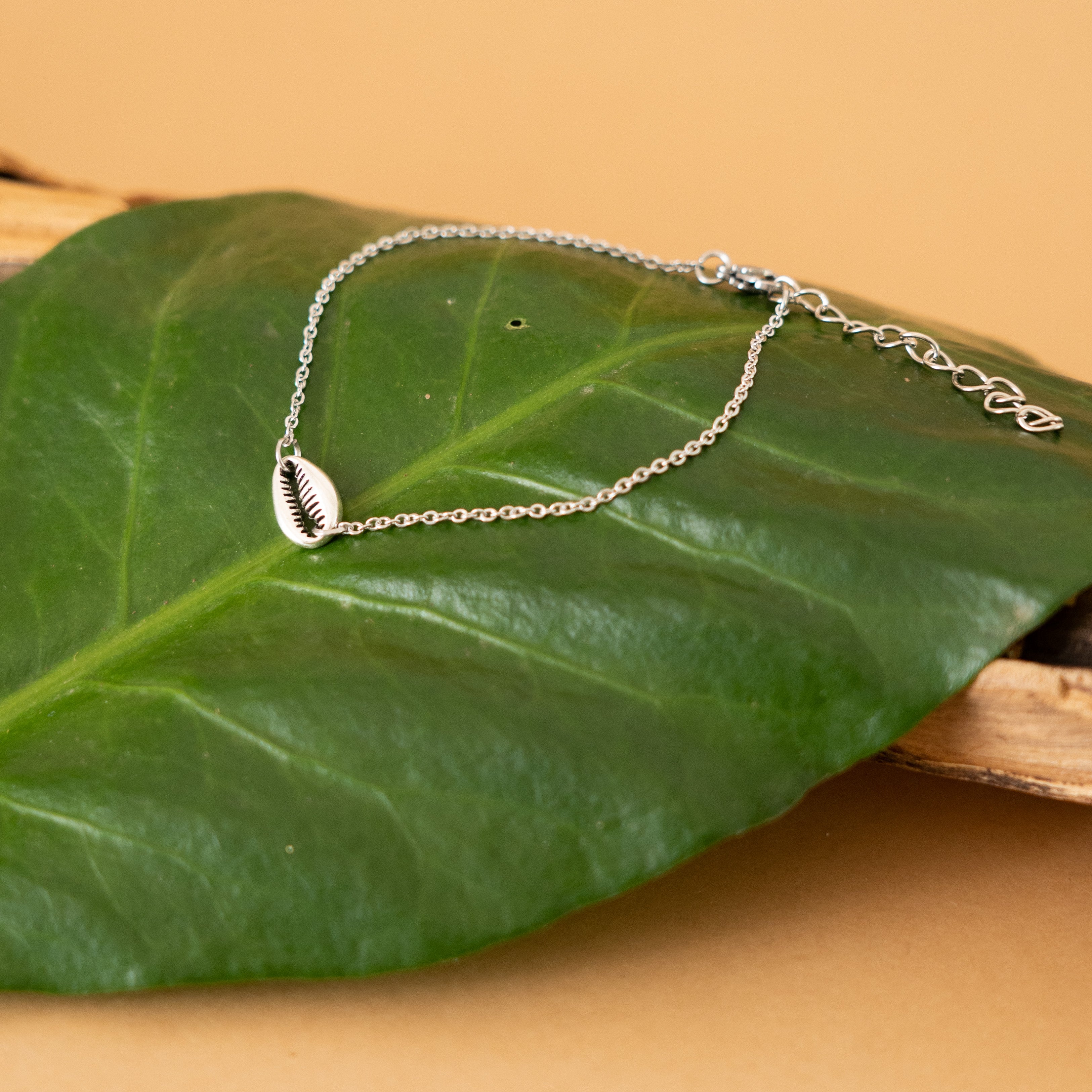 Shell Chain Bracelet