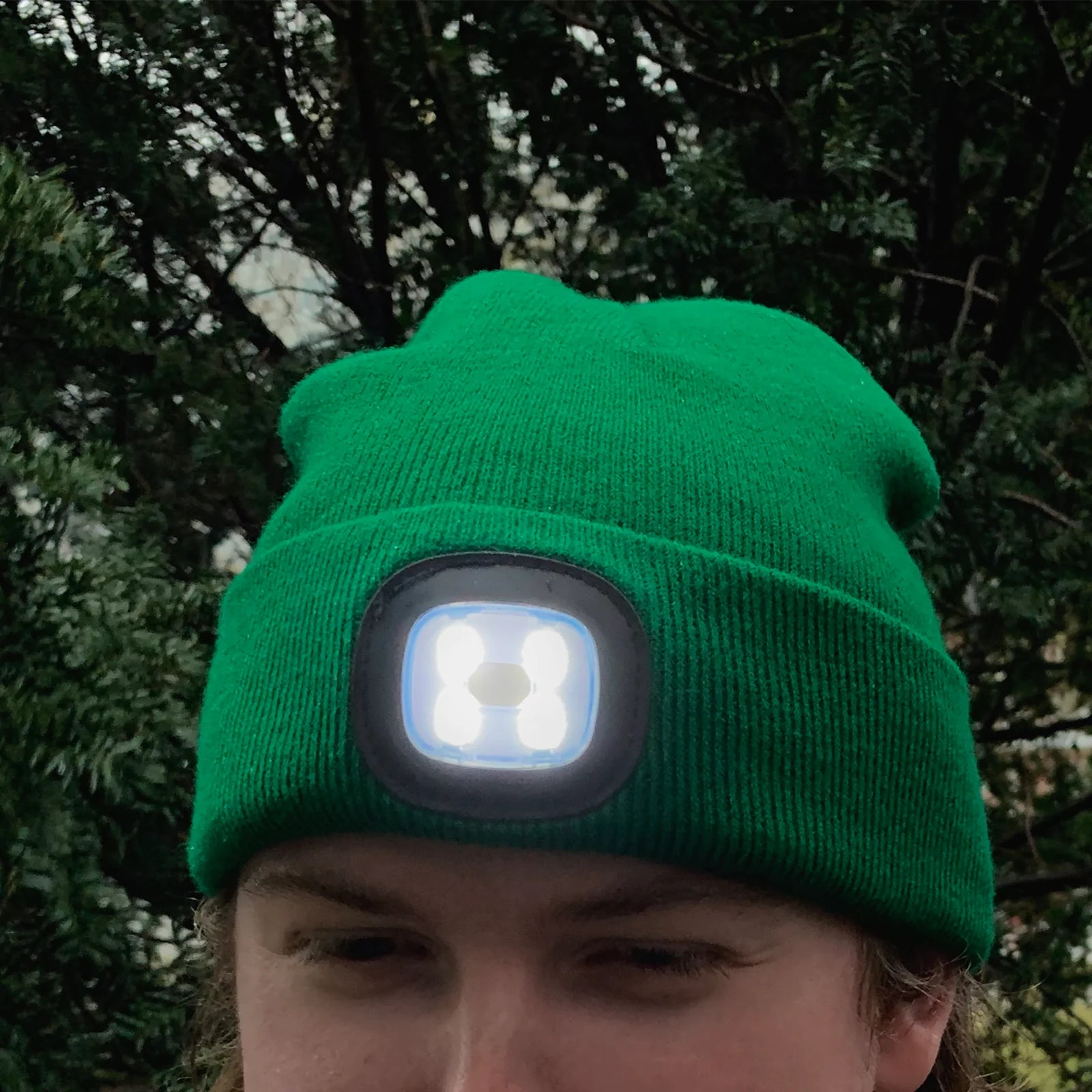LED Light-Up Beanie (assorted colours)