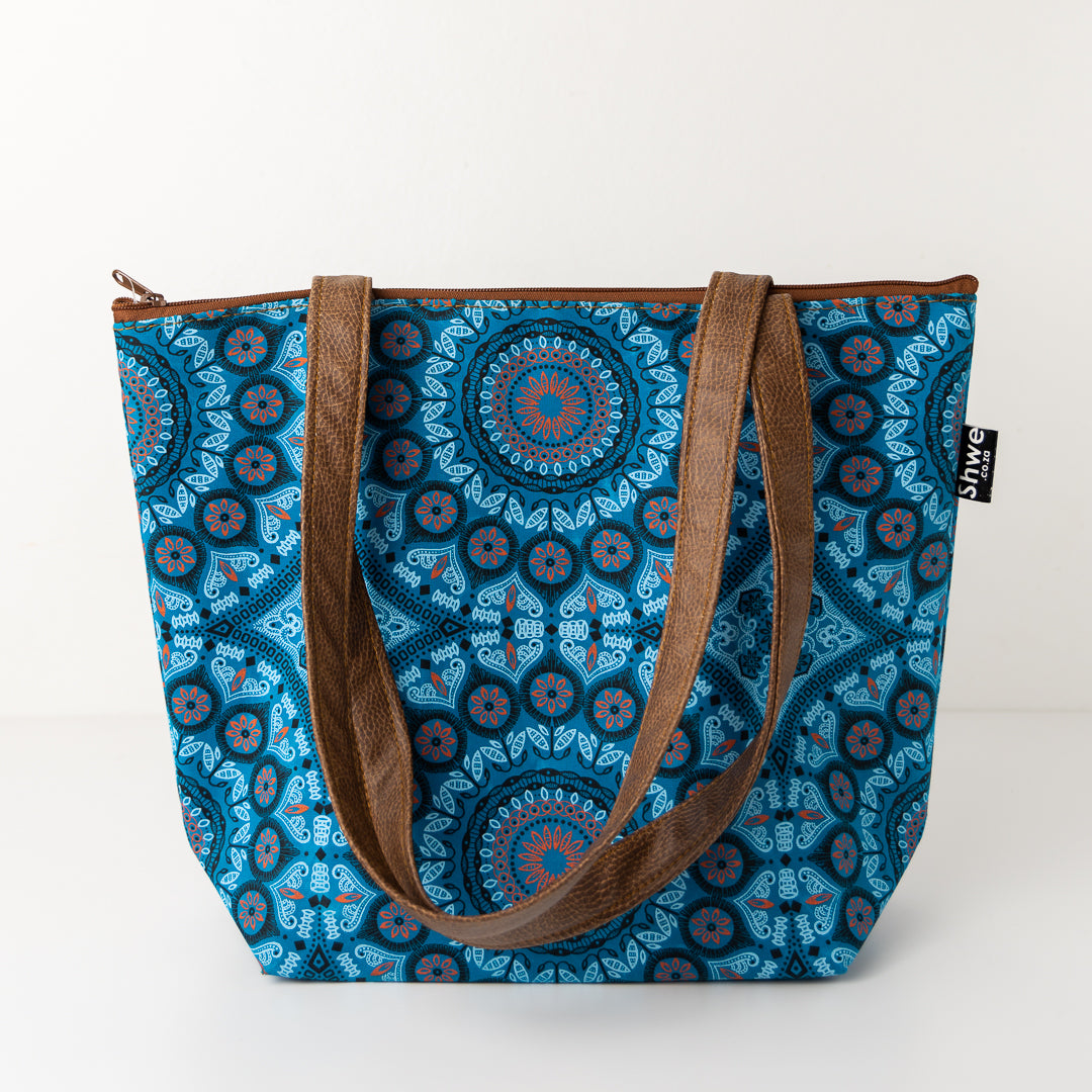Shwe Shoulder Bag