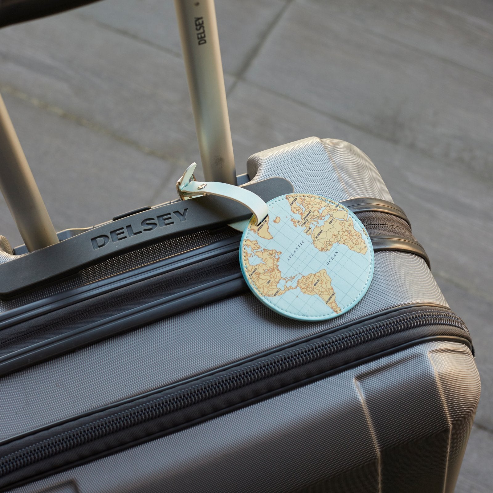 World Traveller Luggage Tag