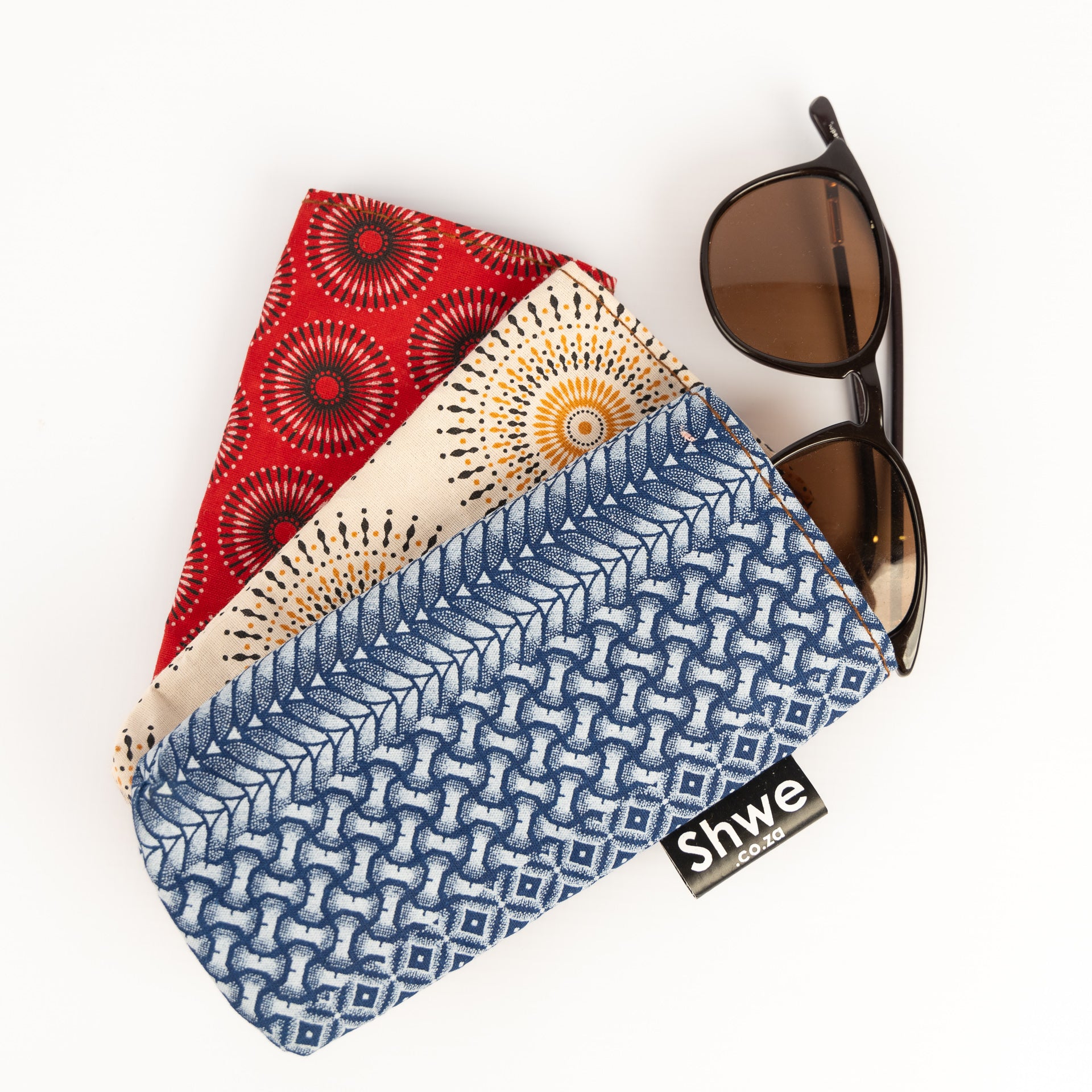 Shwe Glasses Pouch