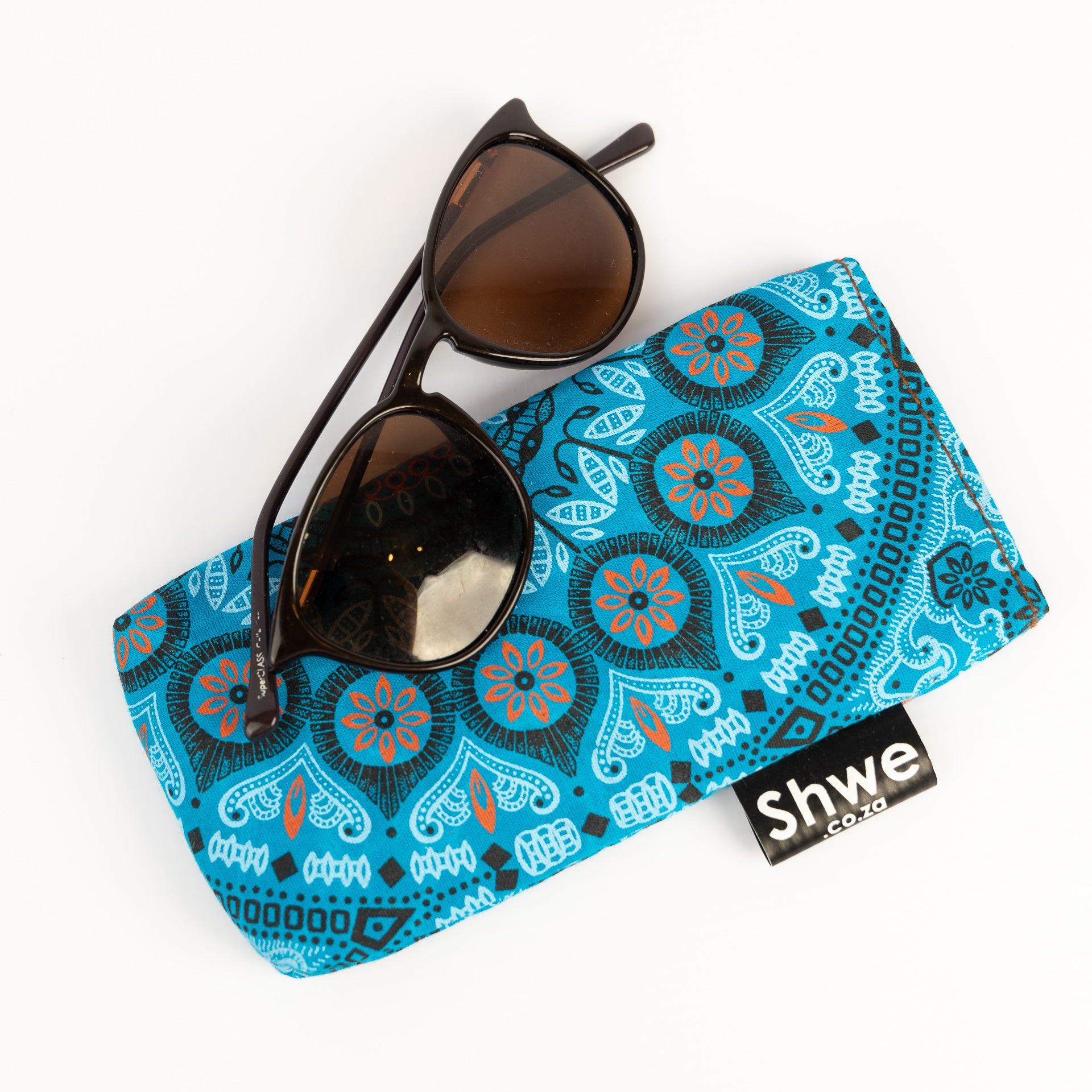 Shwe Glasses Pouch