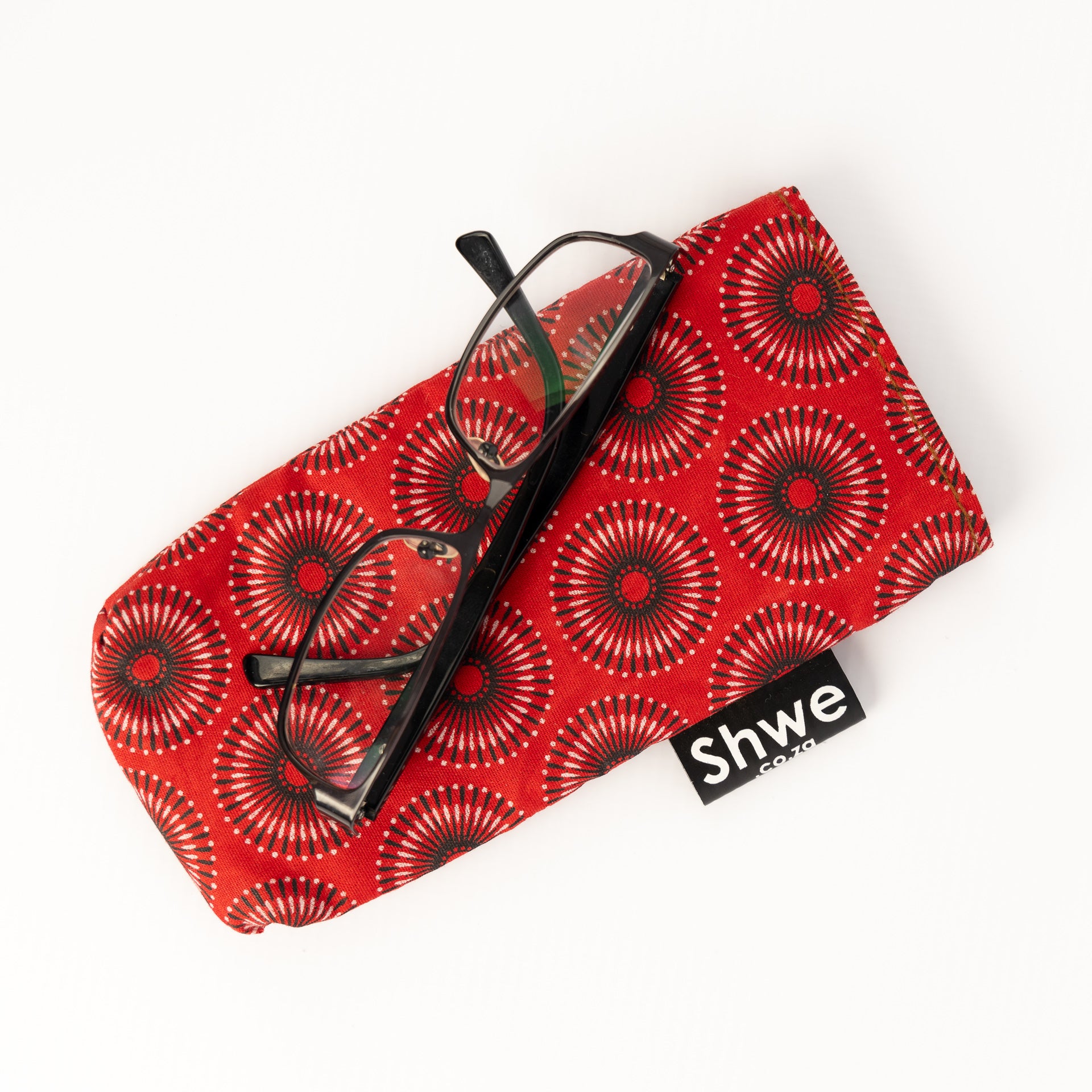 Shwe Glasses Pouch