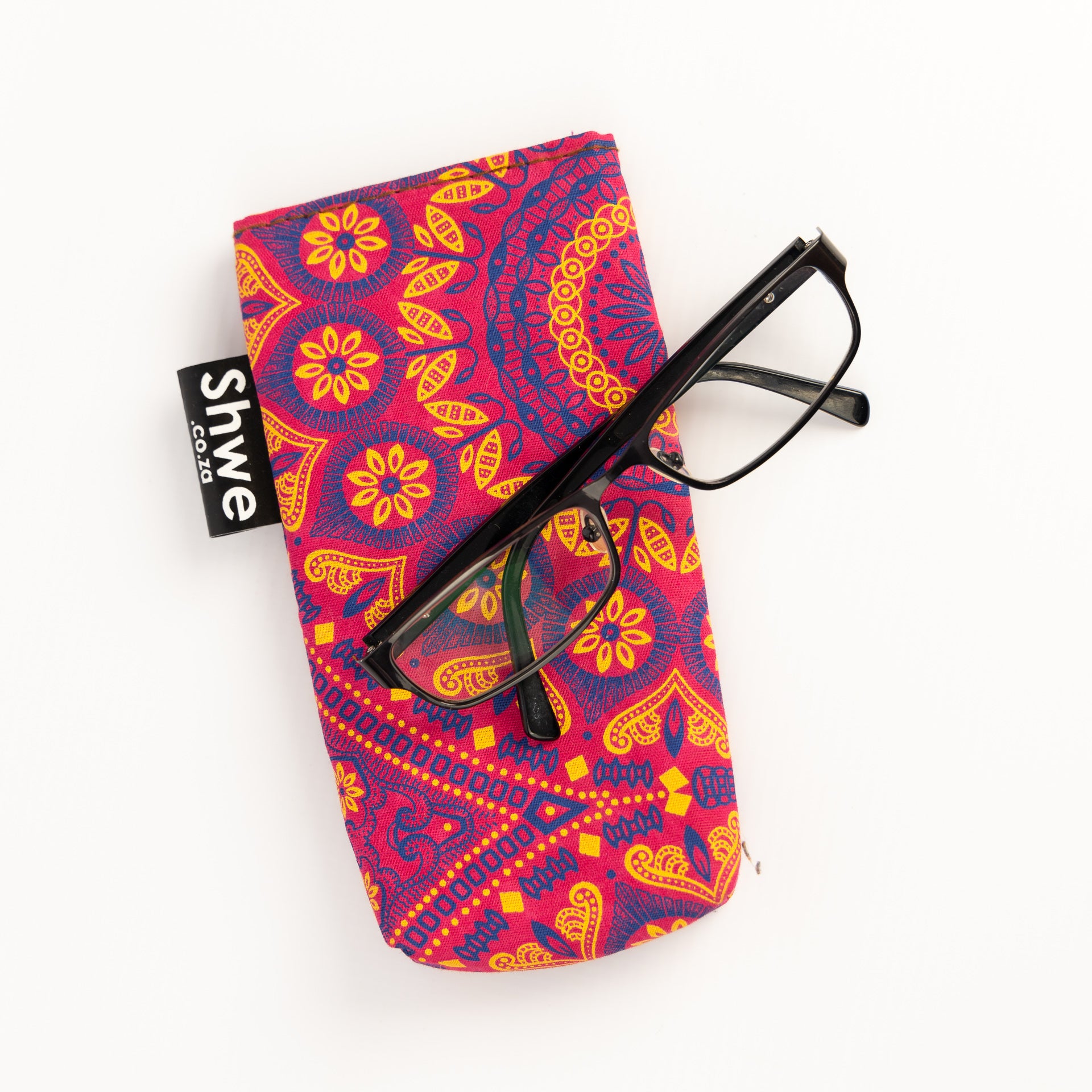 Shwe Glasses Pouch