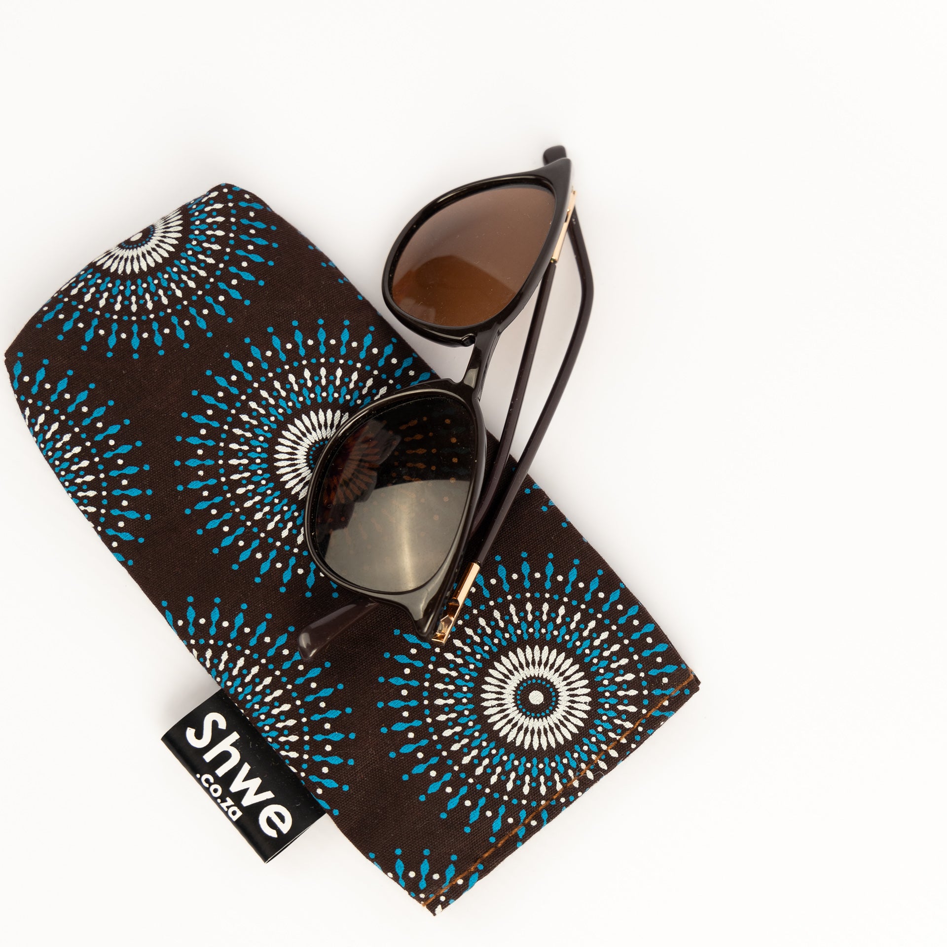 Shwe Glasses Pouch