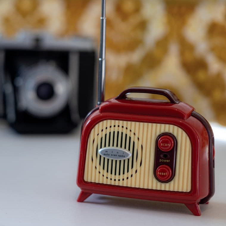 Novelty Mini Retro Radio