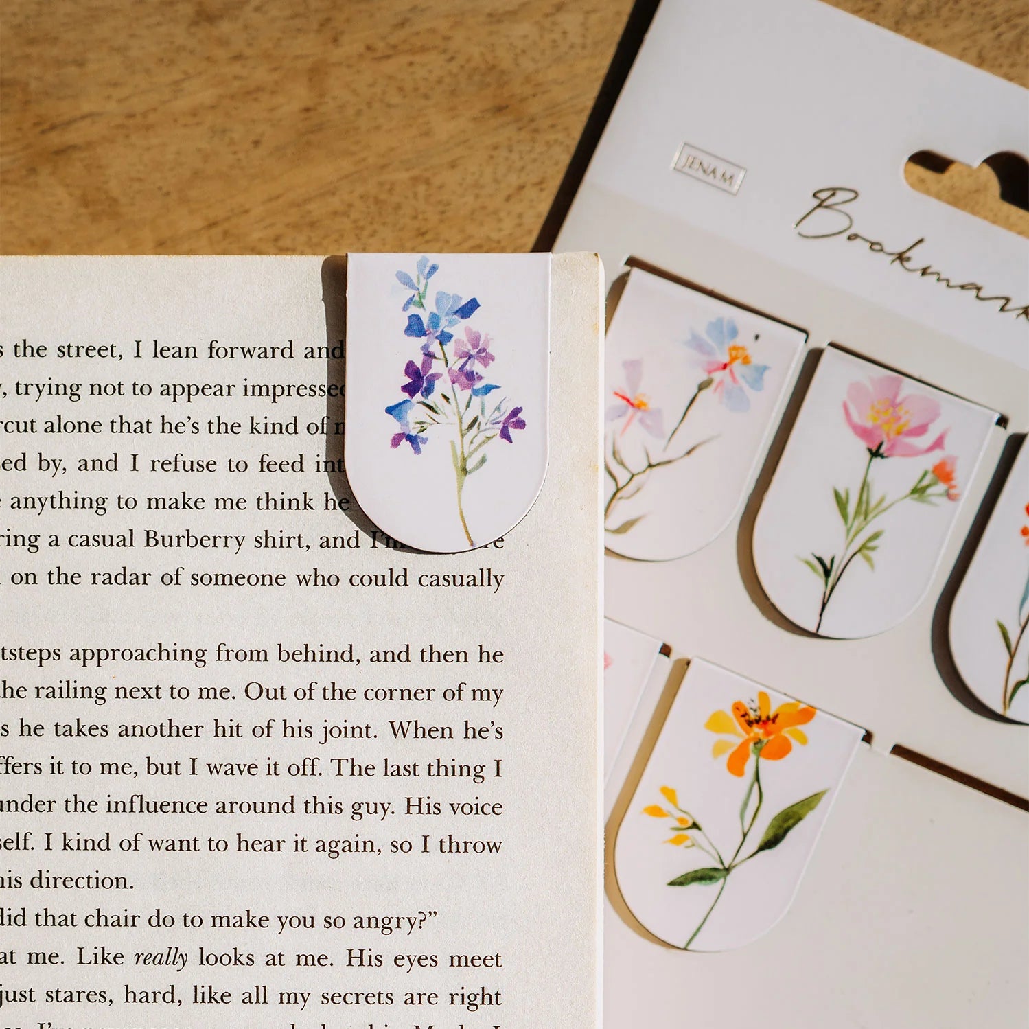 Dress Your Desk – Set of 6 Magnetic Bookmarks