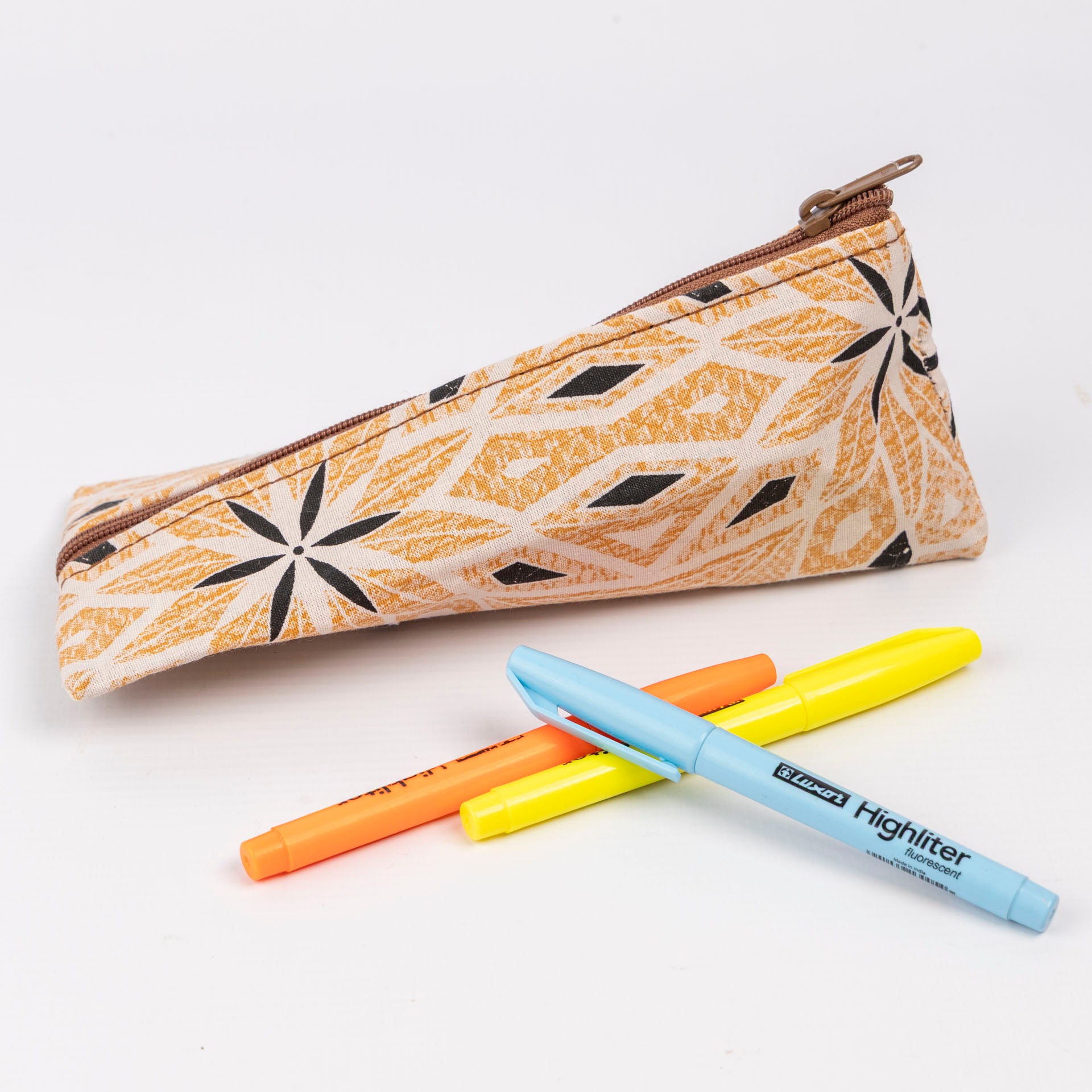 Shwe Pop-Up Pencil Case