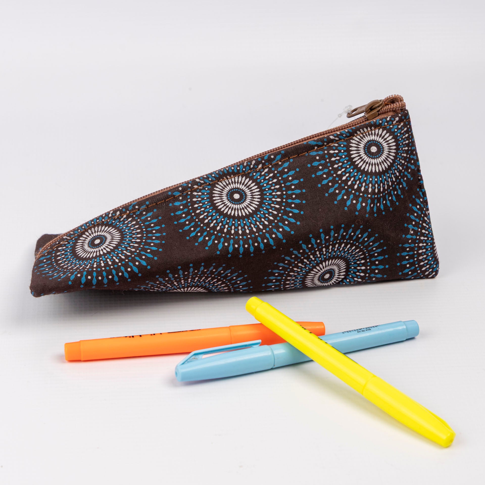 Shwe Pop-Up Pencil Case