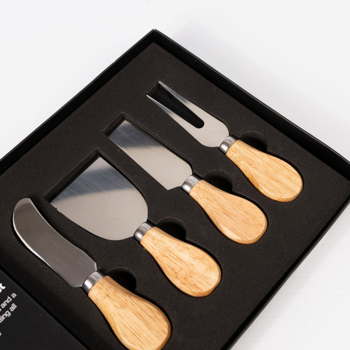 Set of 4 Cheese Knives with Wooden Handles