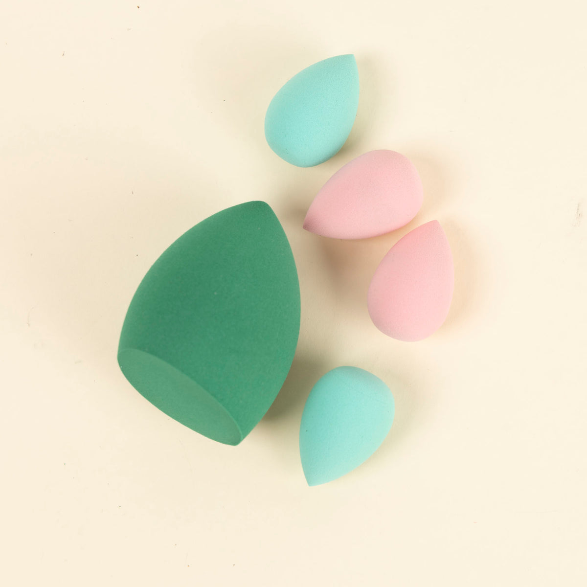 Festive Beauty Essentials Baubles (assorted)