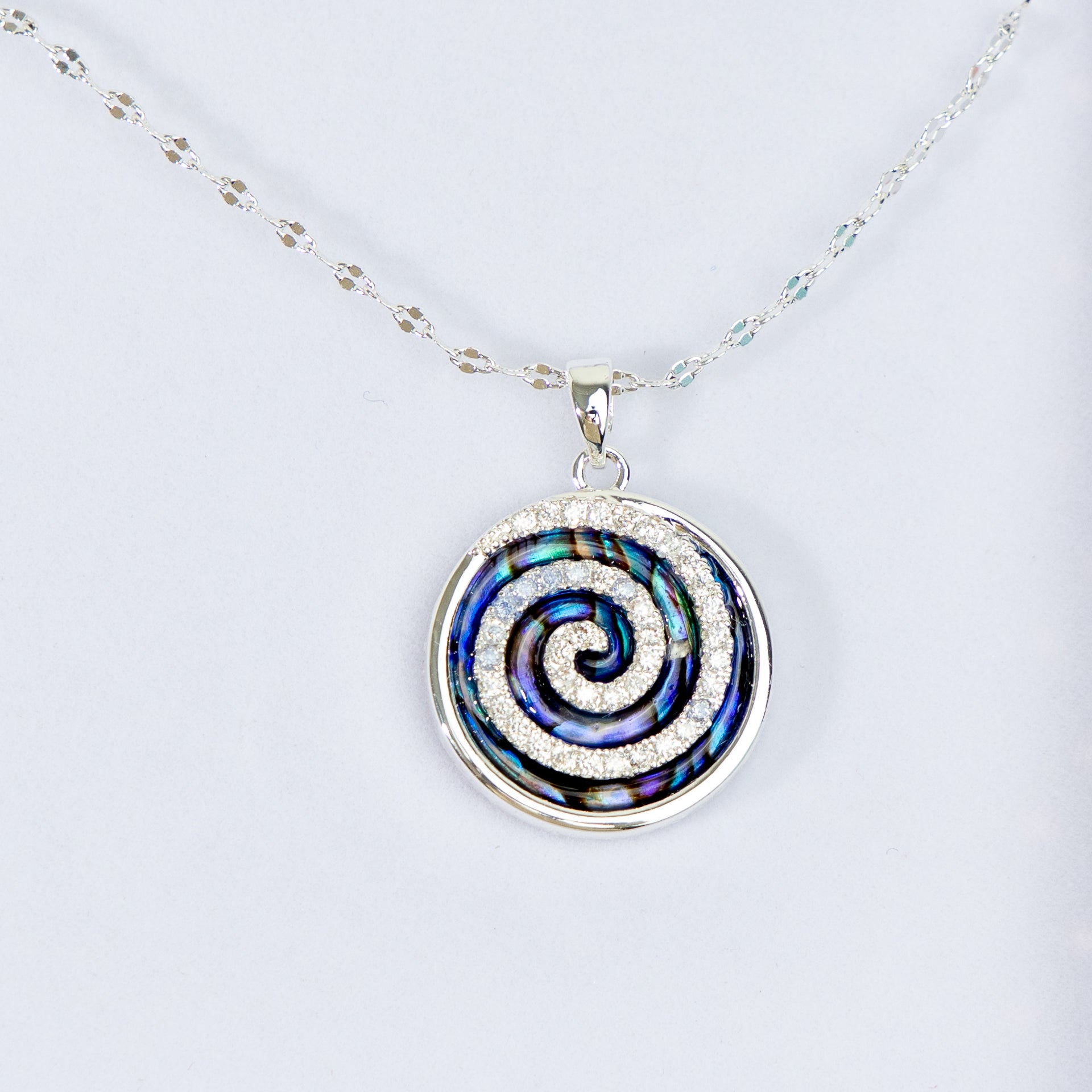 Pāua Shell Swirl Necklace
