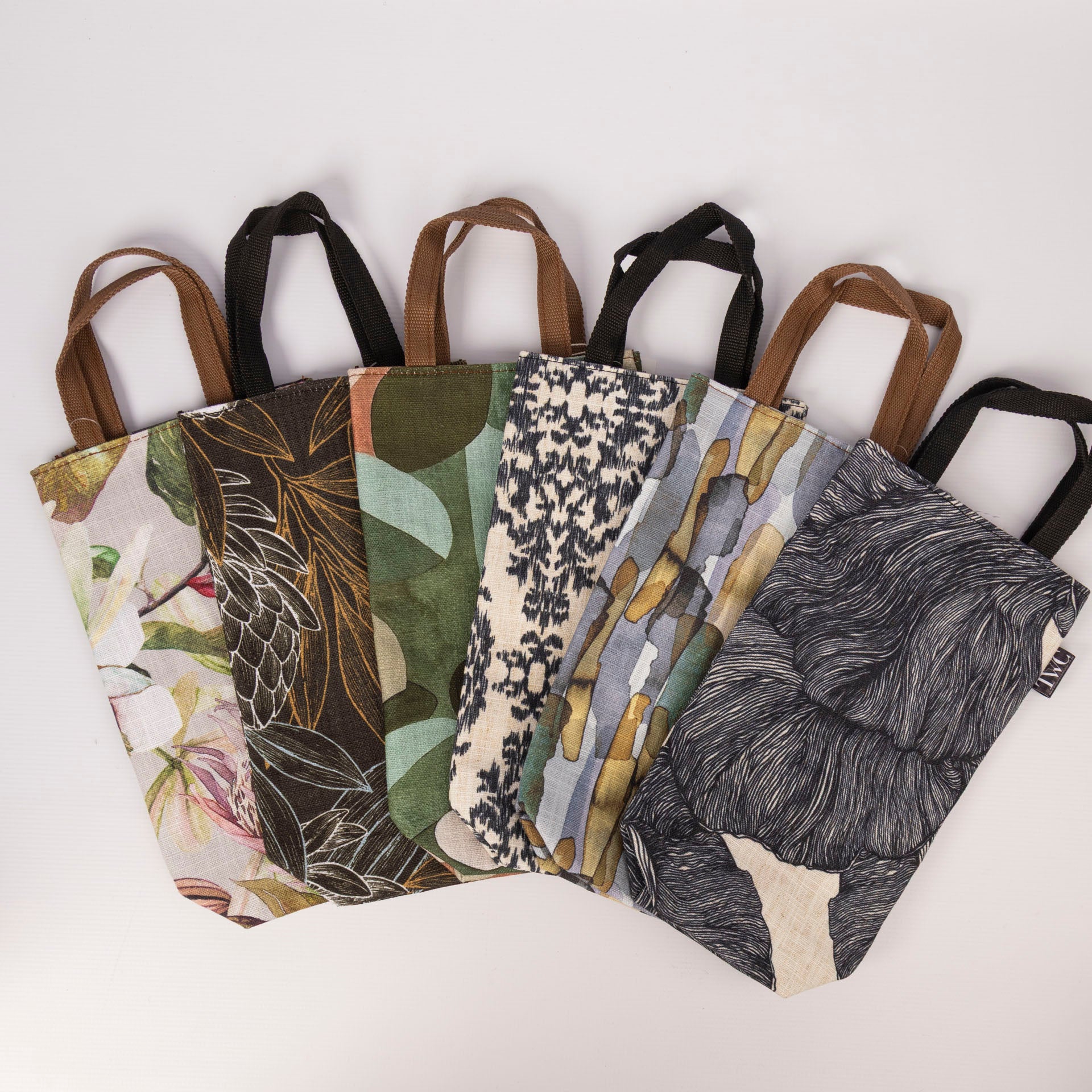 The Wine Collection – Wine Gift Bag (single or double – assorted designs)