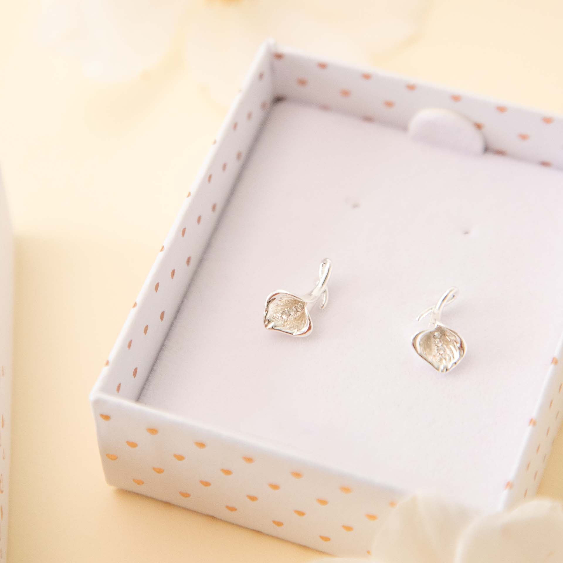 Calla Lily Looped Earrings